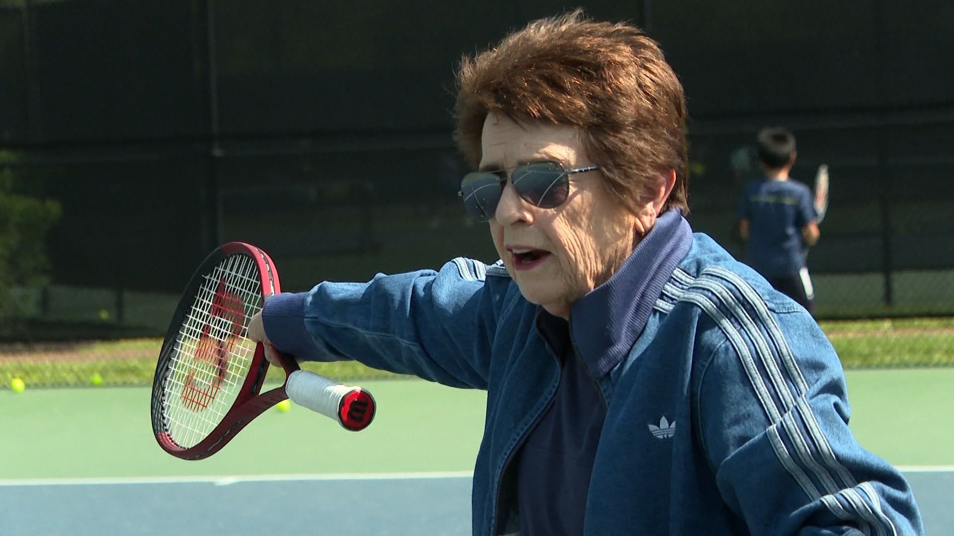 1920x1080 Billie Jean King honored at JTCC gala, holds clinic for young tennis players. DC News Now