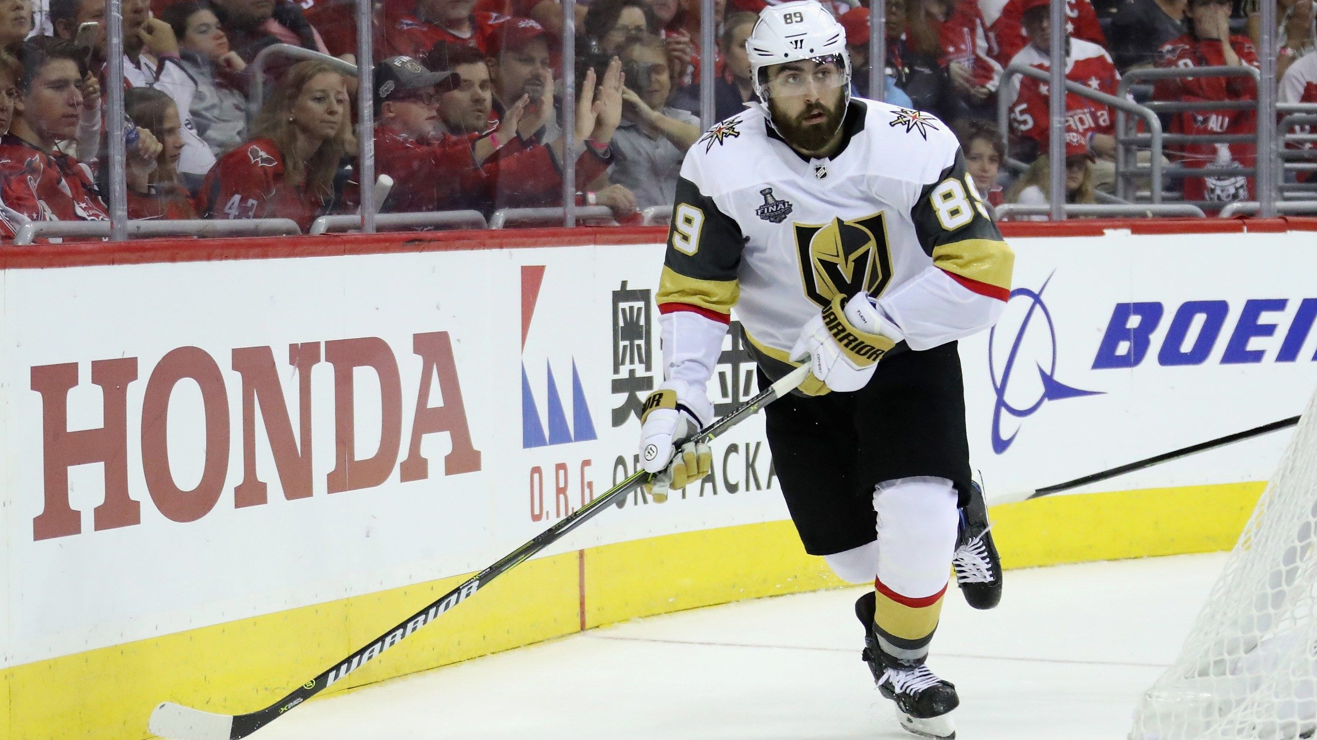 2560x1440 CNY Native and NHL Star Alex Tuch
