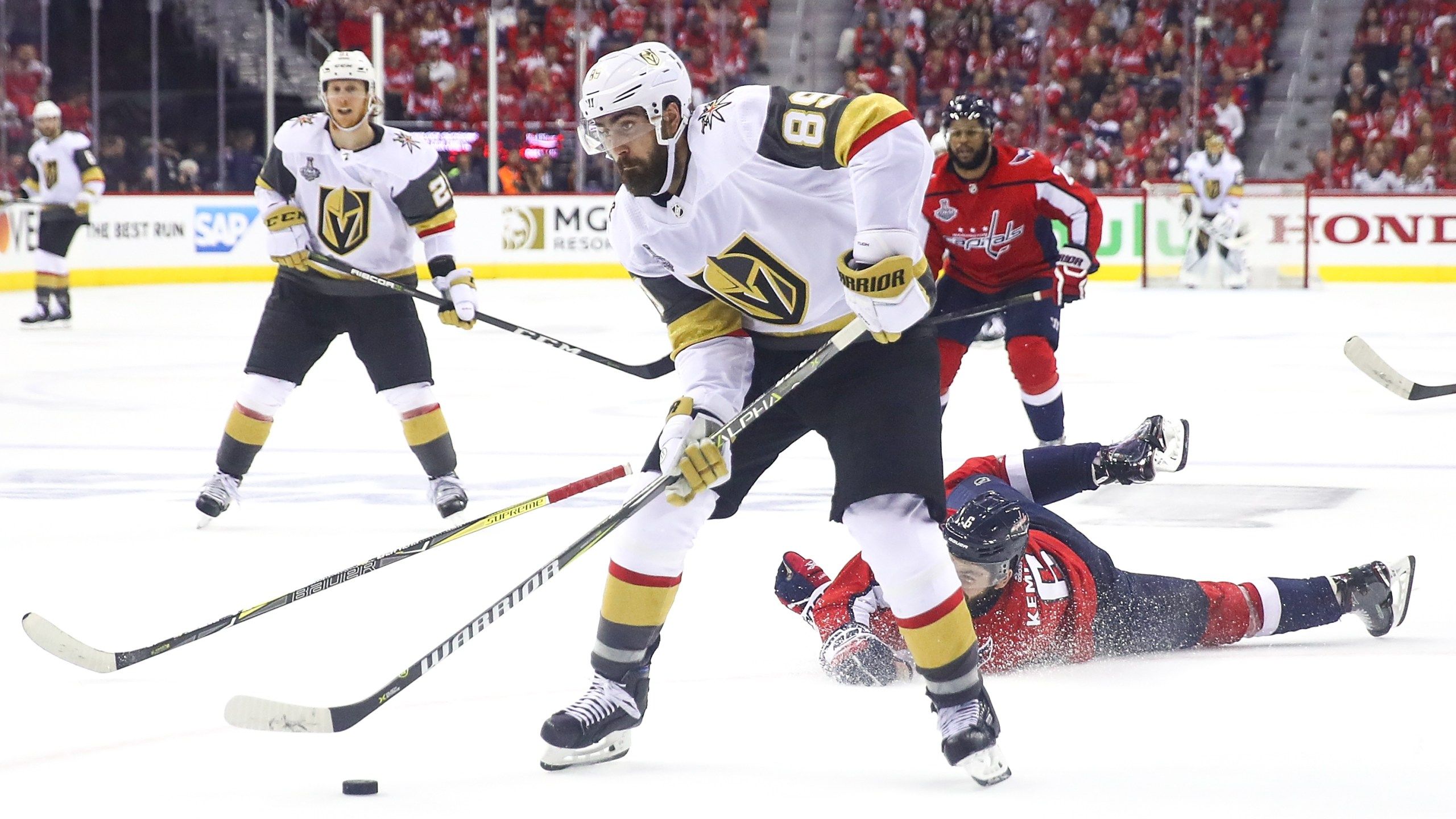 2560x1440 CNY Native and NHL Star Alex Tuch