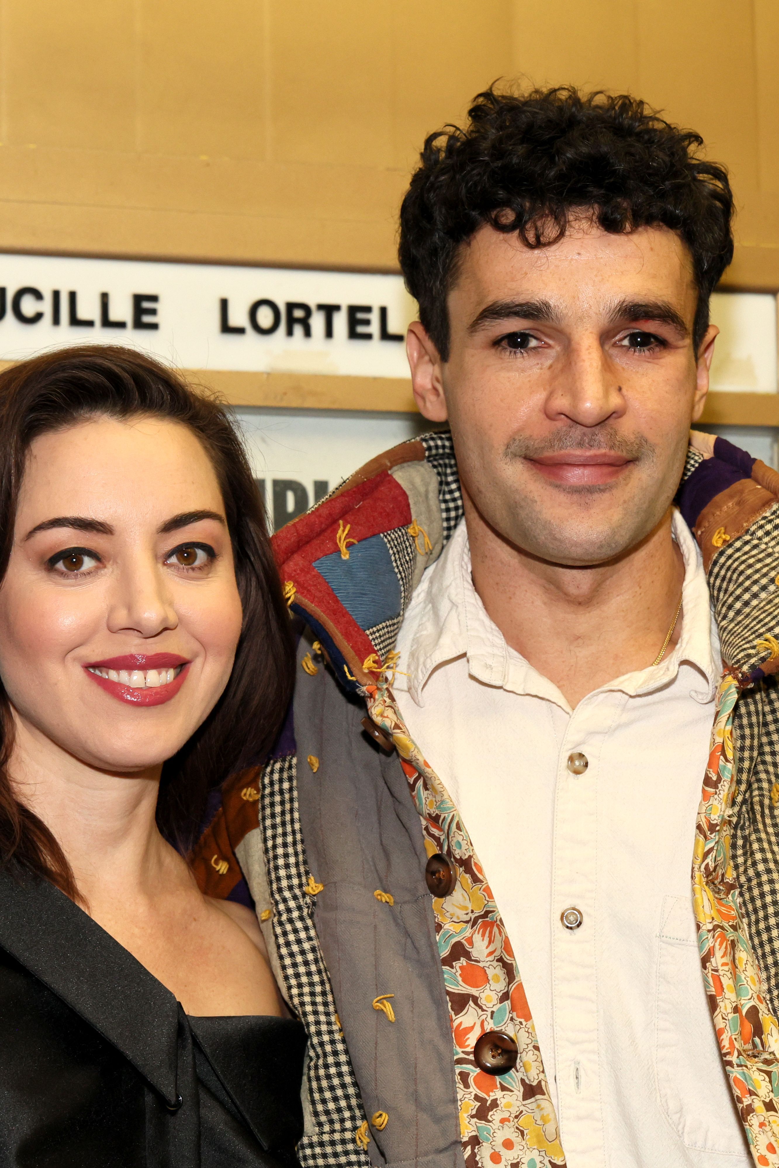 2666x3999 Aubrey Plaza and Chris Abbott: A Complete Relationship Timeline