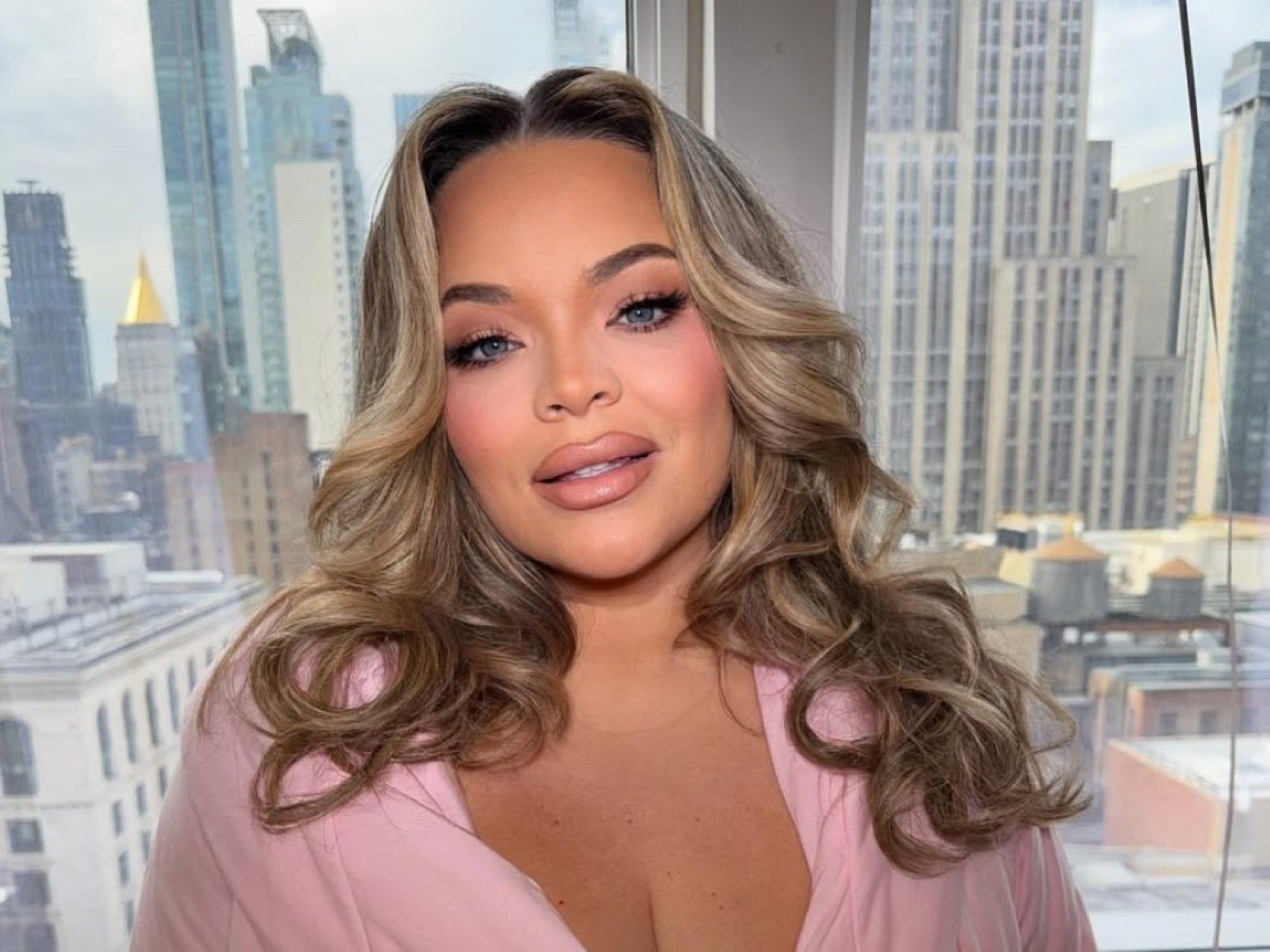 1600x1200 Influencer With 20M Followers Says She May Run for Congress in California After a 'Vision'