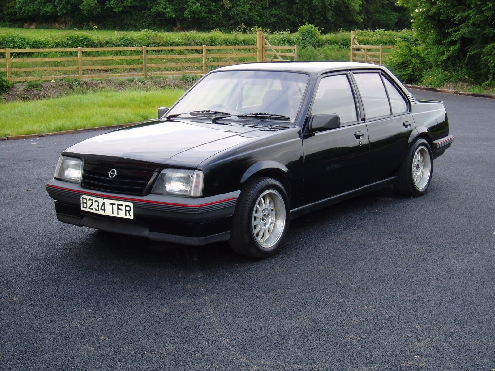1600x1200 Opel Ascona: Prices, Reviews & Picture