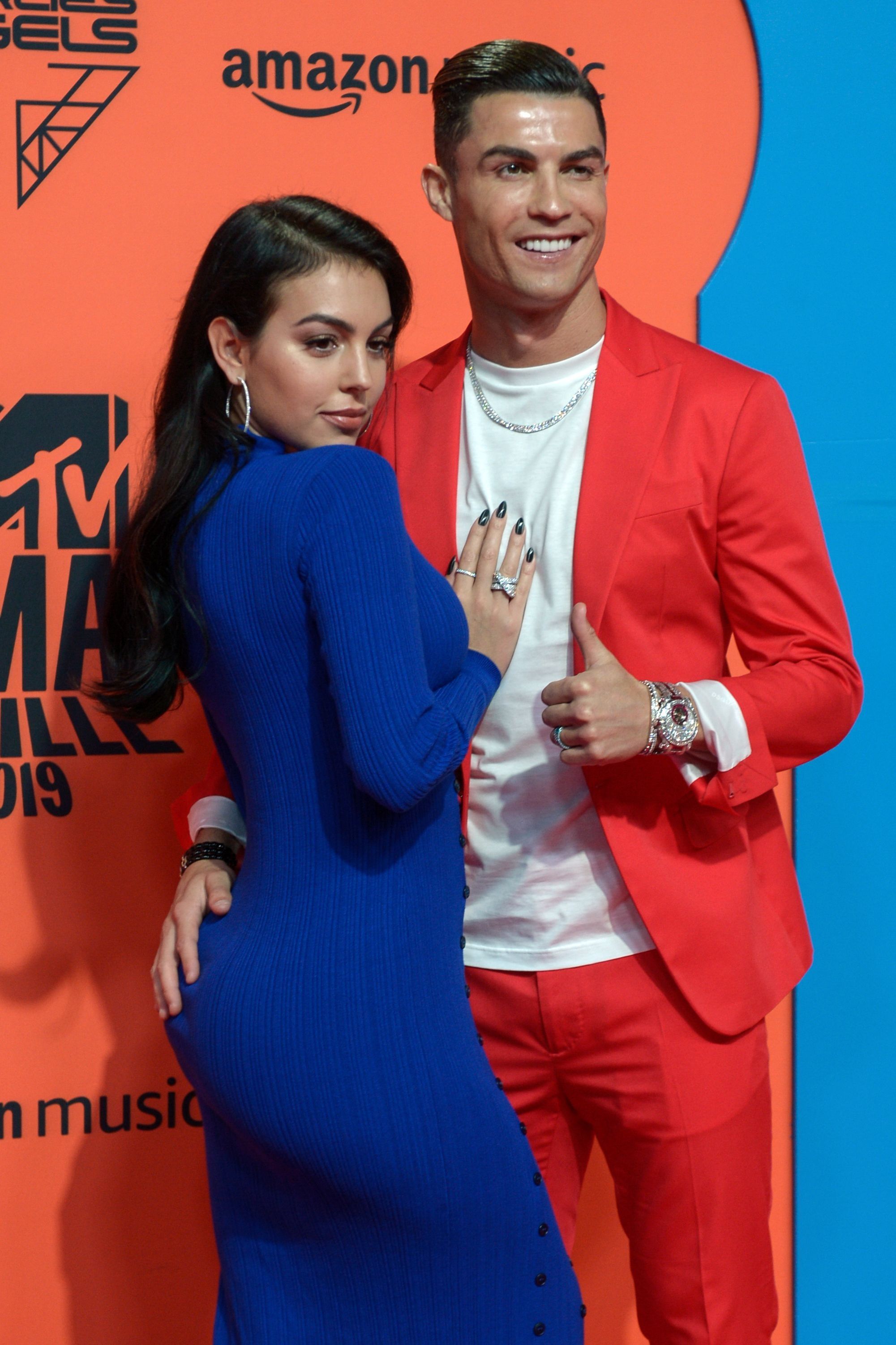 2001x3002 Cristiano Ronaldo and Georgina Rodriguez Wallpaper