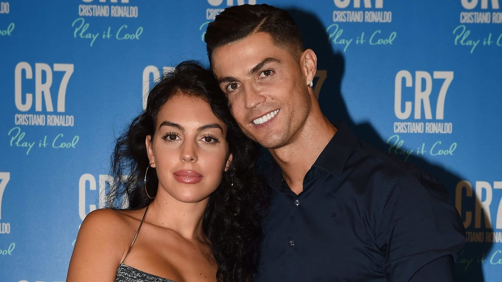 1600x900 Cristiano Ronaldo Proposes to Girlfriend Georgina Rodríguez With Huge Diamond After 8 Years Together
