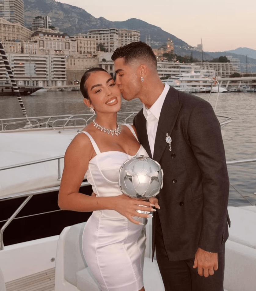 838x952 Cristiano Ronaldo and Georgina Rodriguez celebrate Valentine's Day with romantic tribute