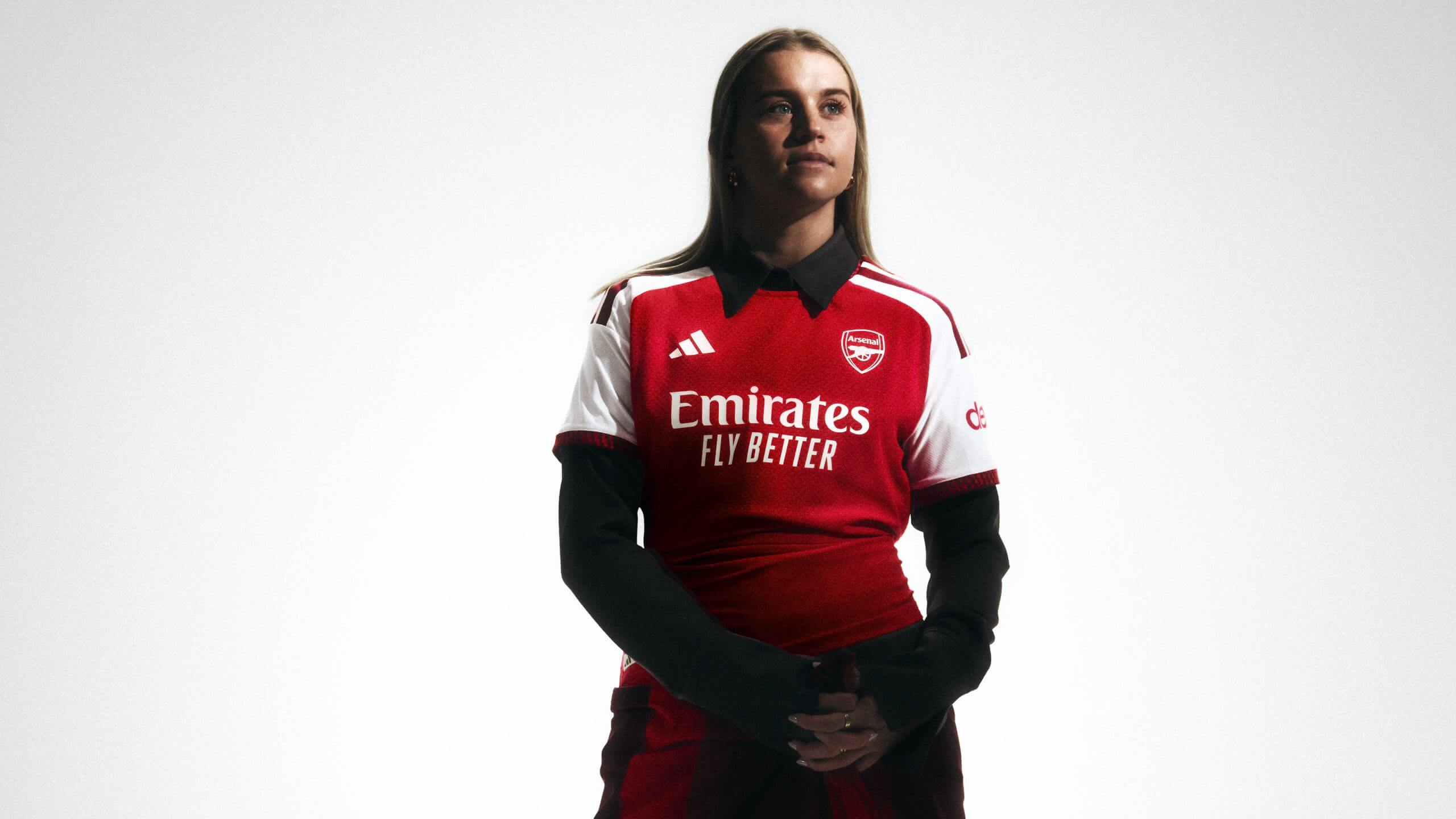 2560x1440 Arsenal's new kit reviewed: Celebrating 20 years at the Emirates Stadium, but can you tell?