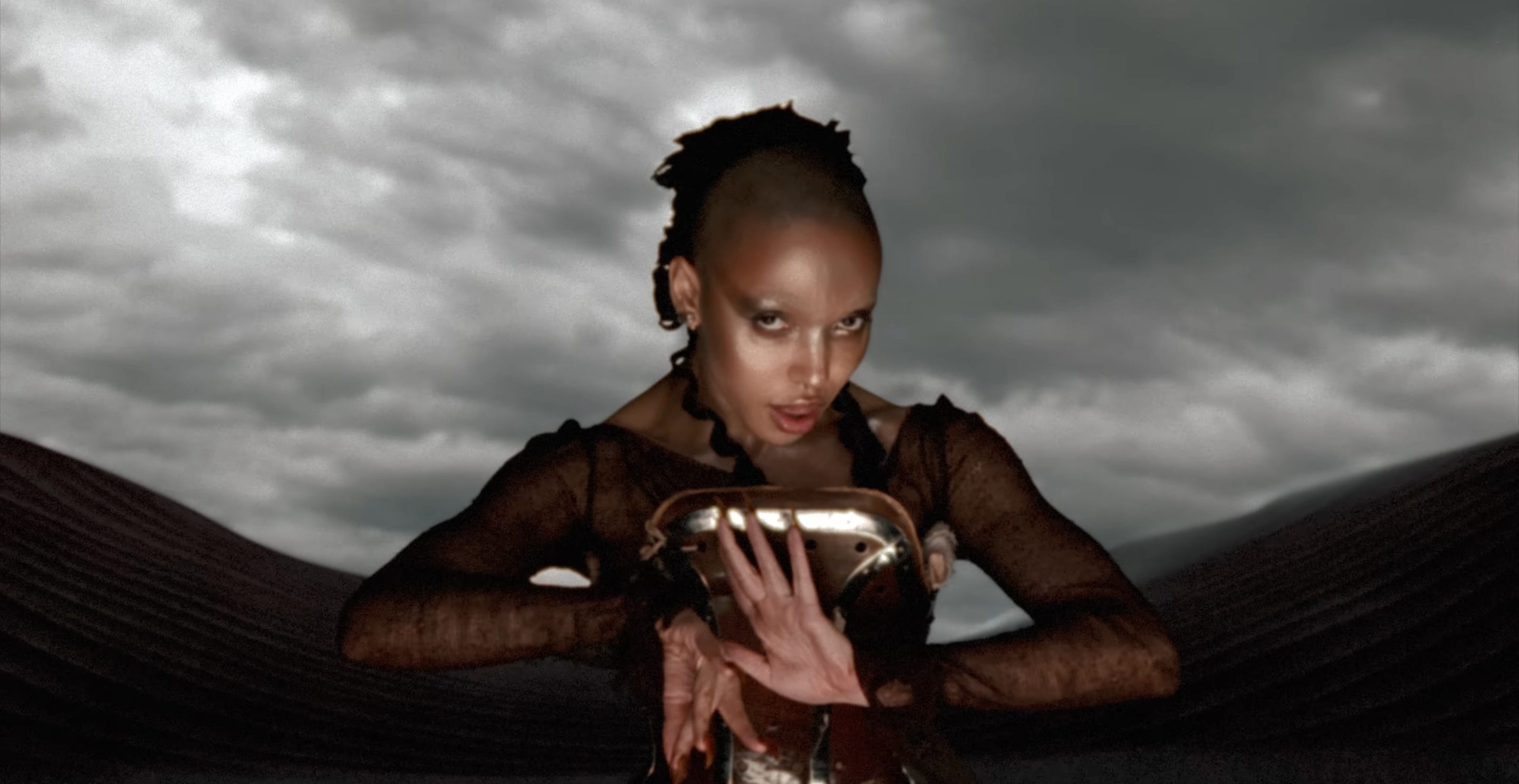 2880x1487 Ramblings & Reviews : FKA twigs