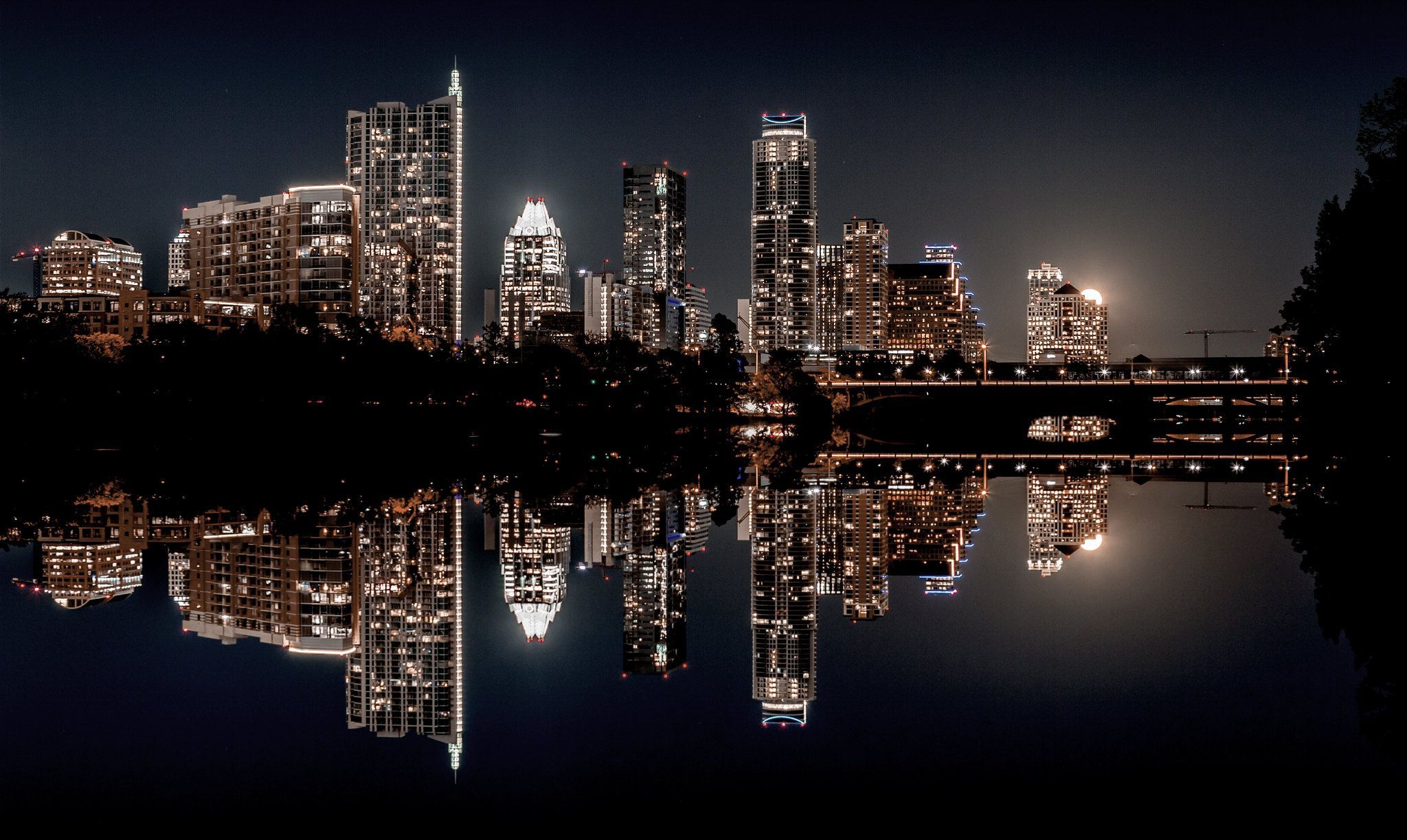 2048x1223 Austin Skyline Linkedin Banner
