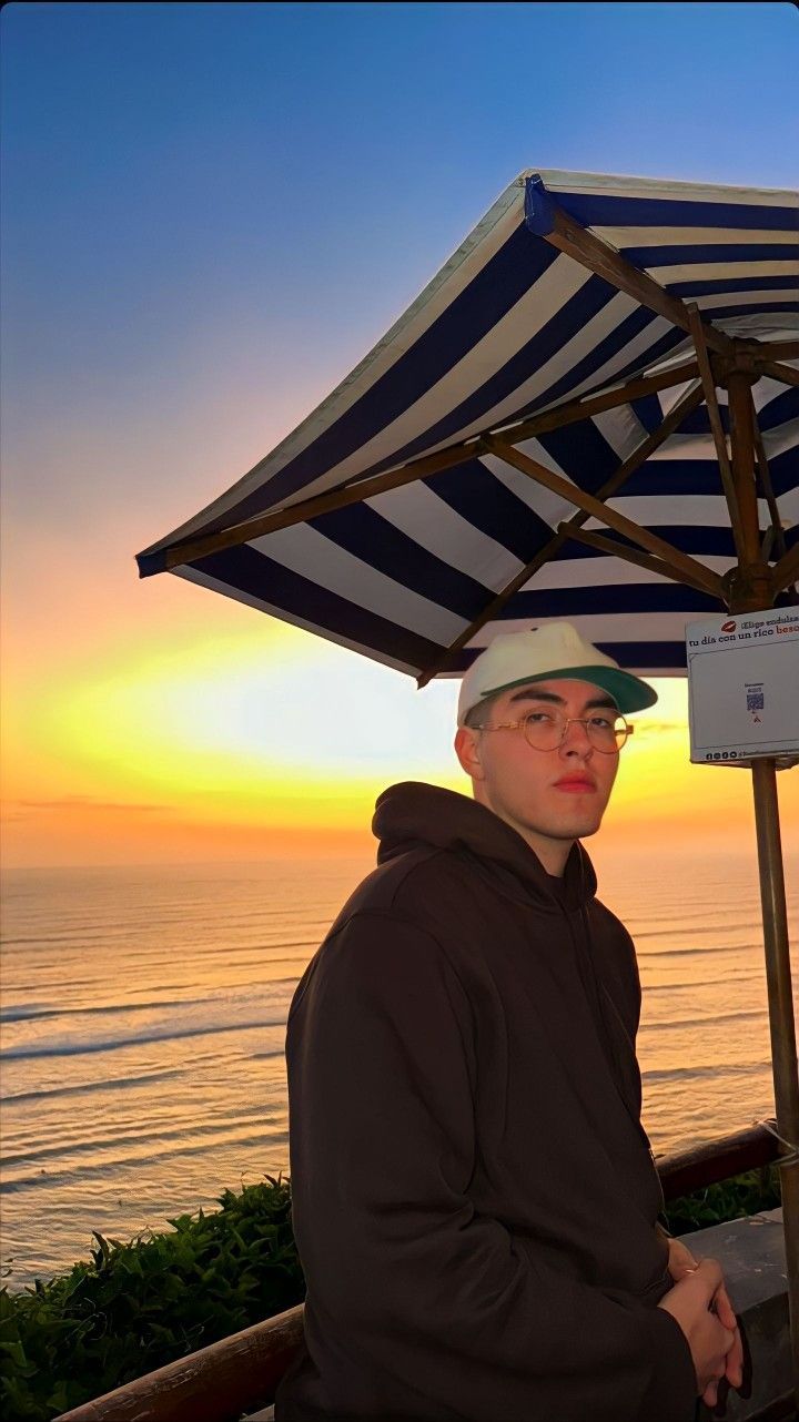 720x1282 Kevin kaarl. playa. atardecer