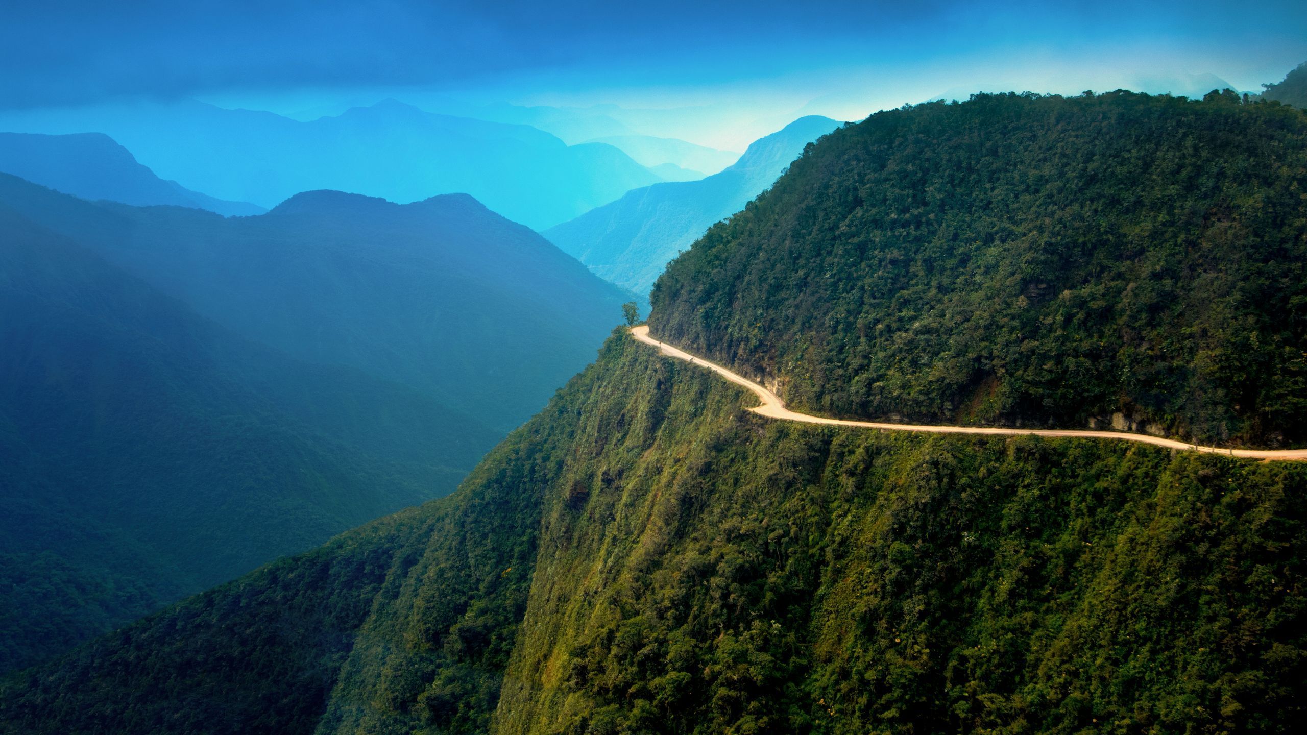 2560x1440 The 9 Most Dangerous Roads in the World