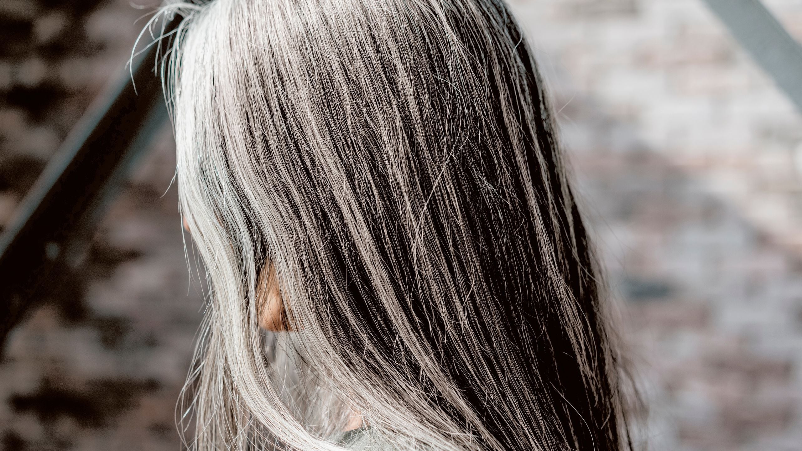 2560x1440 These New Products Claim to Delay Gray Hair. Do Any of Them Work?