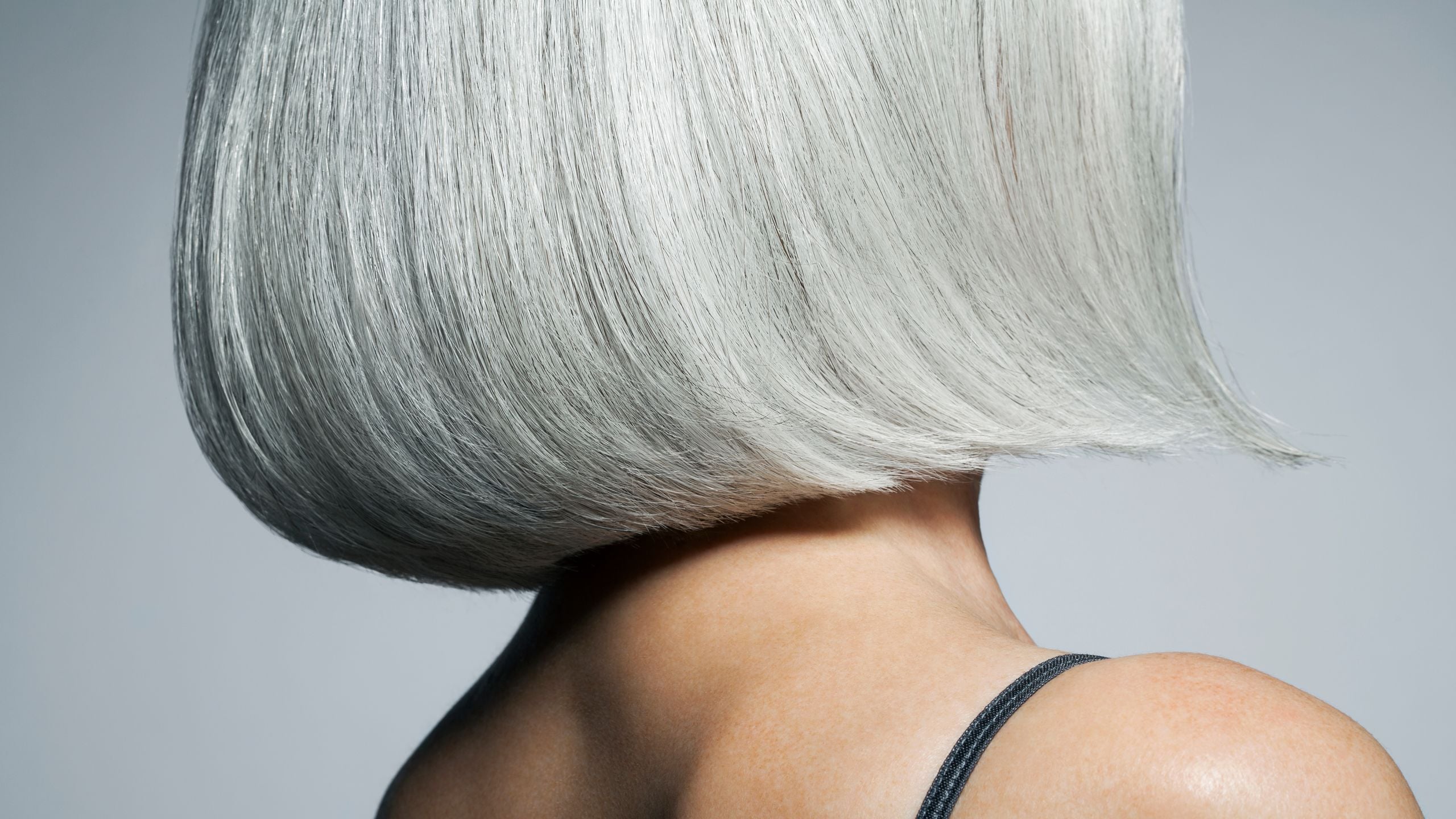 2560x1440 Covering Up Gray Hair Is An Emotionally Draining Chore