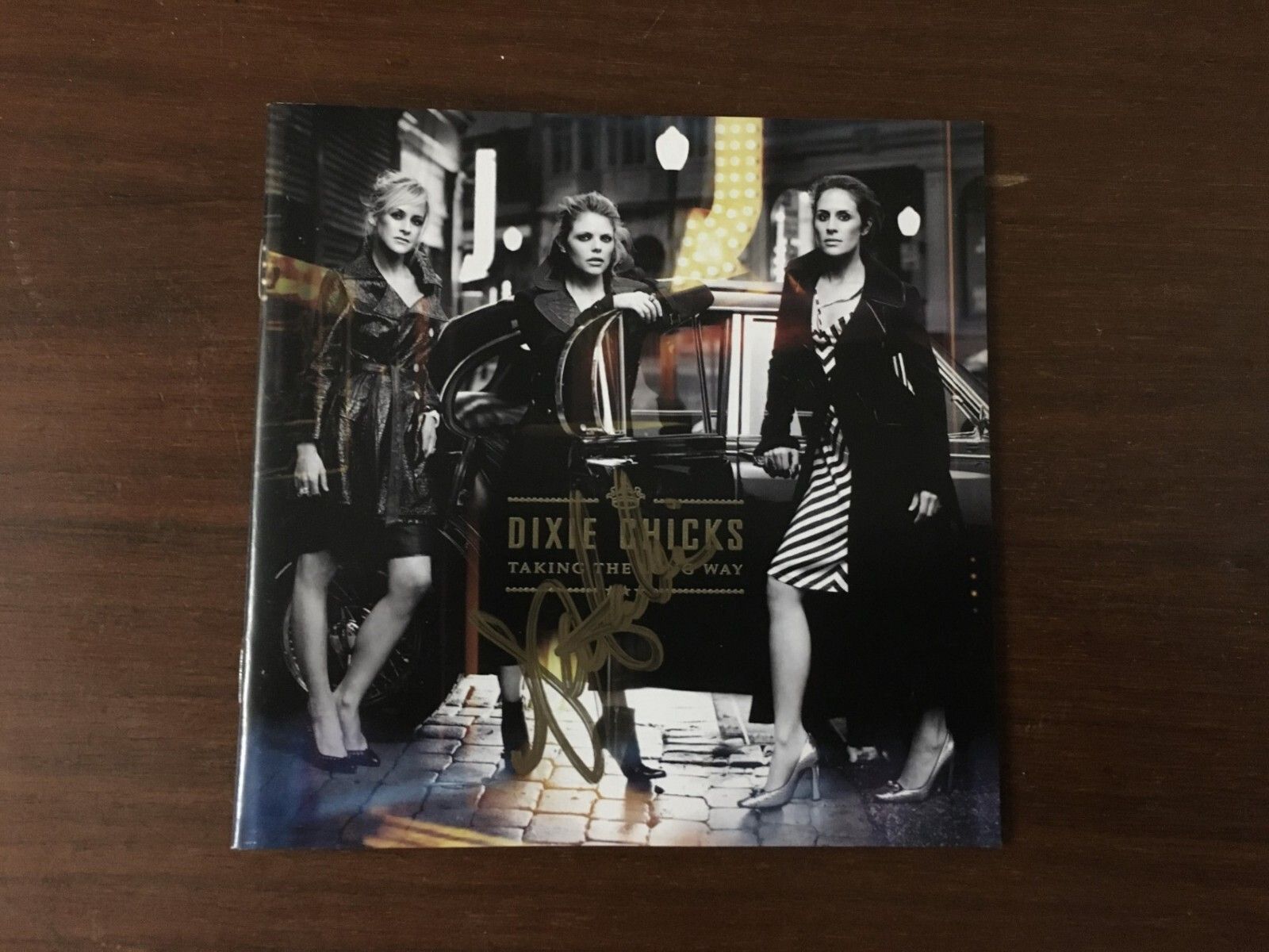 1600x1200 Natalie Maines The Chicks Signed Taking The Long Way CD Cover CD Dixie Chicks
