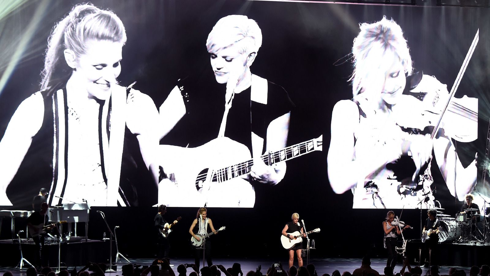 1600x900 The One Moment That Derailed The Dixie Chicks' Career