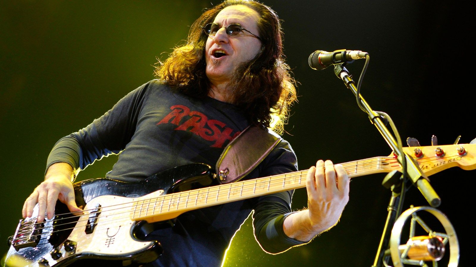 1600x900 Geddy Lee on His 10 Favorite Bassists: John Entwistle and More