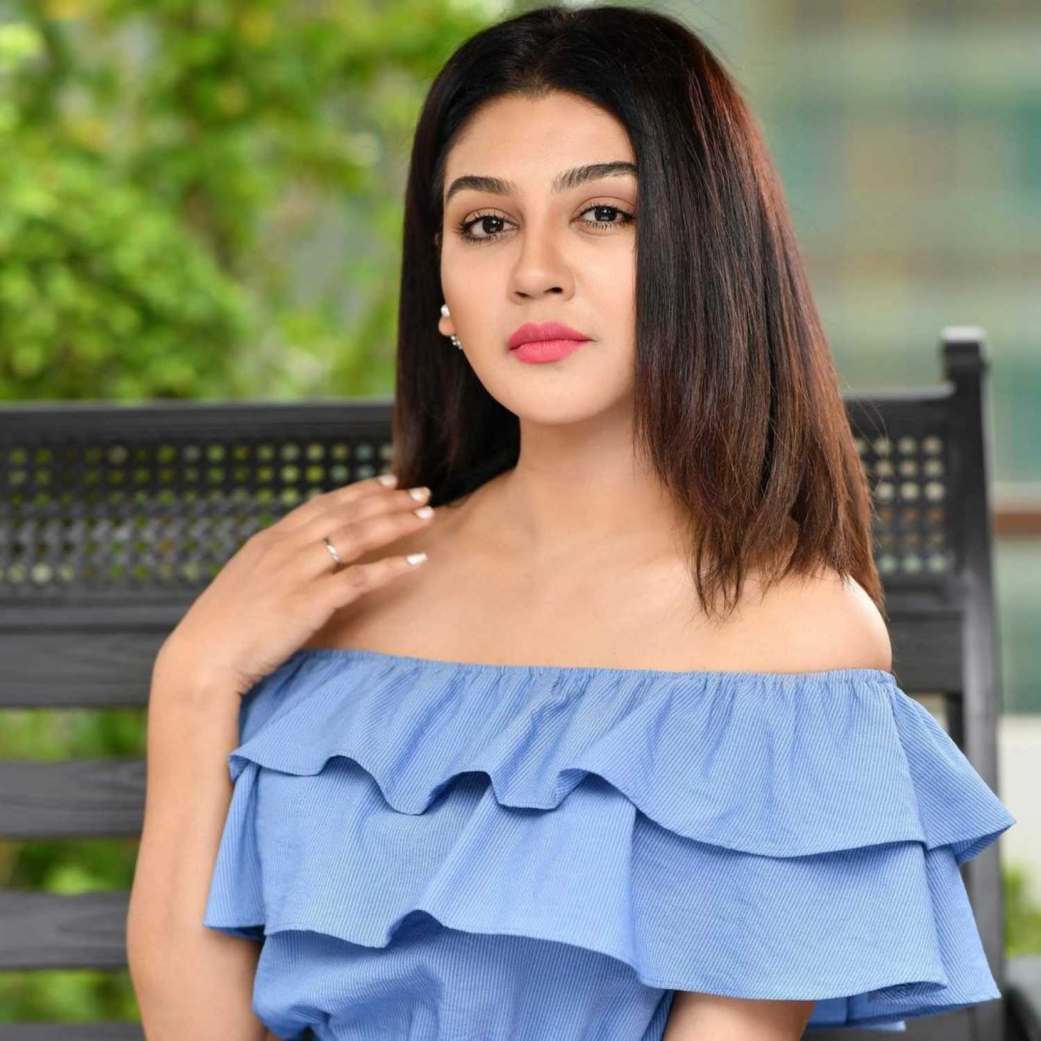 1500x1500 Jaya Ahsan Wallpaper