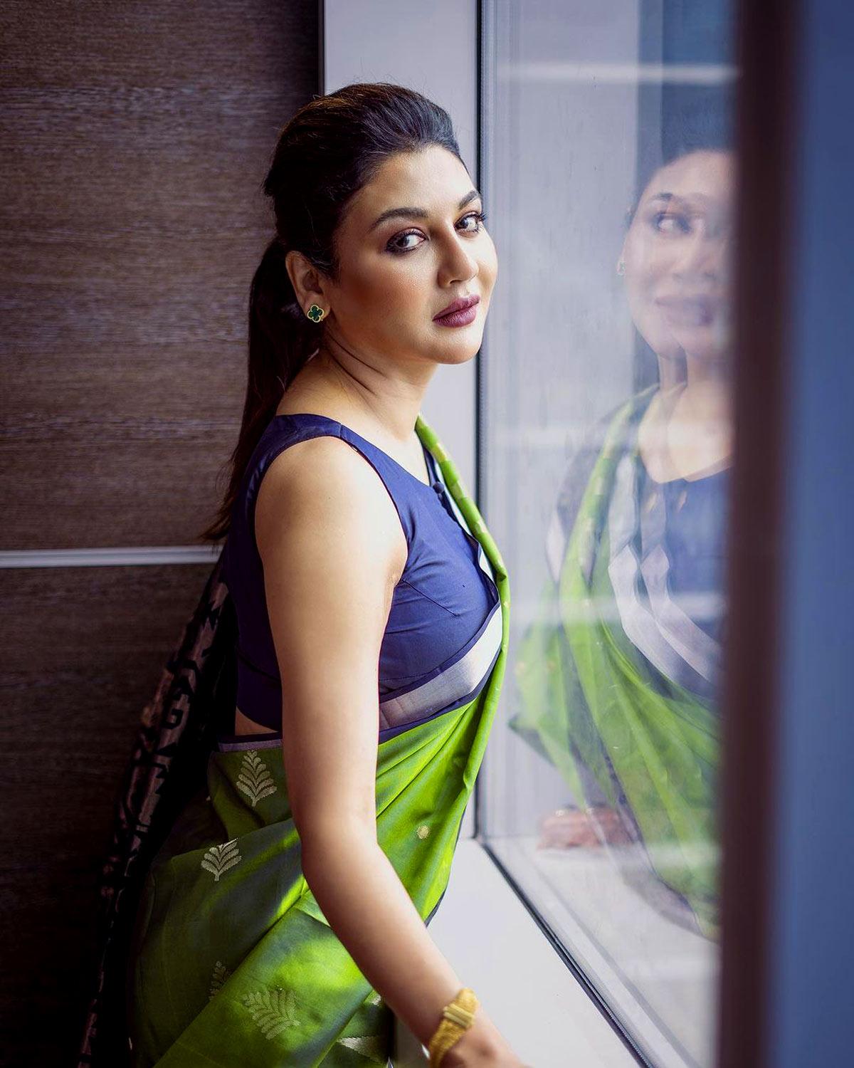 1200x1500 Pankaj Tripathi's Drop Dead Gorgeous Co Star Jaya Ahsan