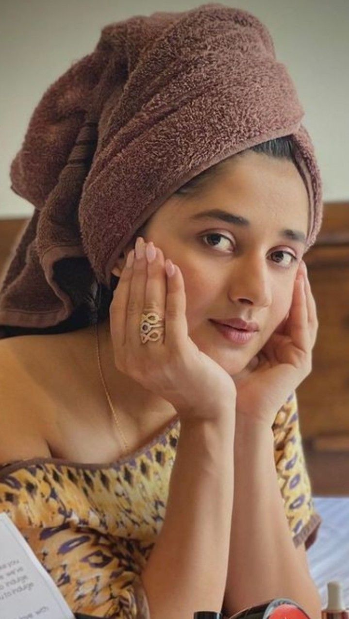 719x1276 Quick saves. Actresses, Indian actresses, Indian