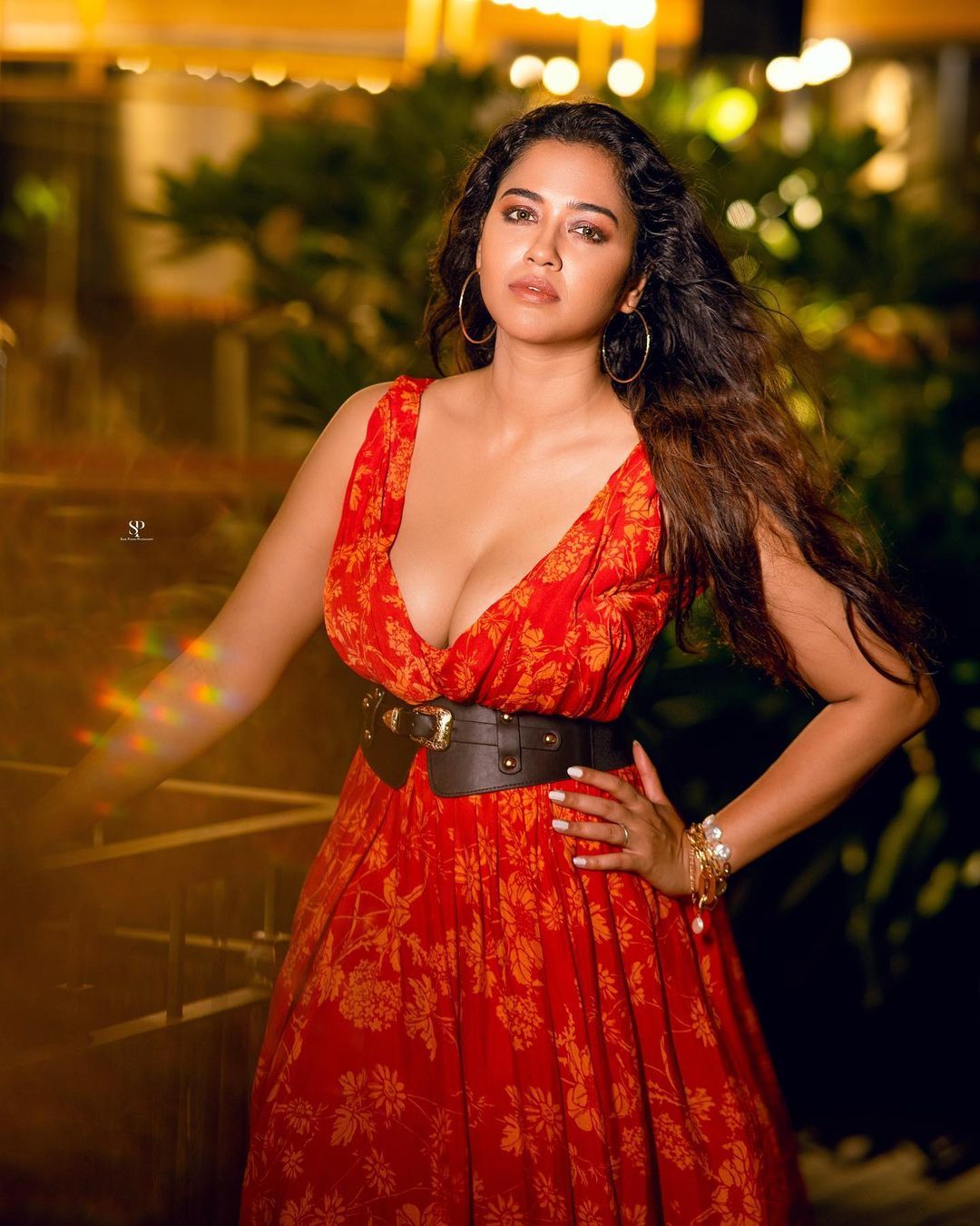 1080x1350 बंगाली बाला Sohini Sarkar का इतना ग्लैमरस लुक देख उड़ जाएगी रातों की नींद! अपने रिस्क पर ही देखें तस्वीरें
