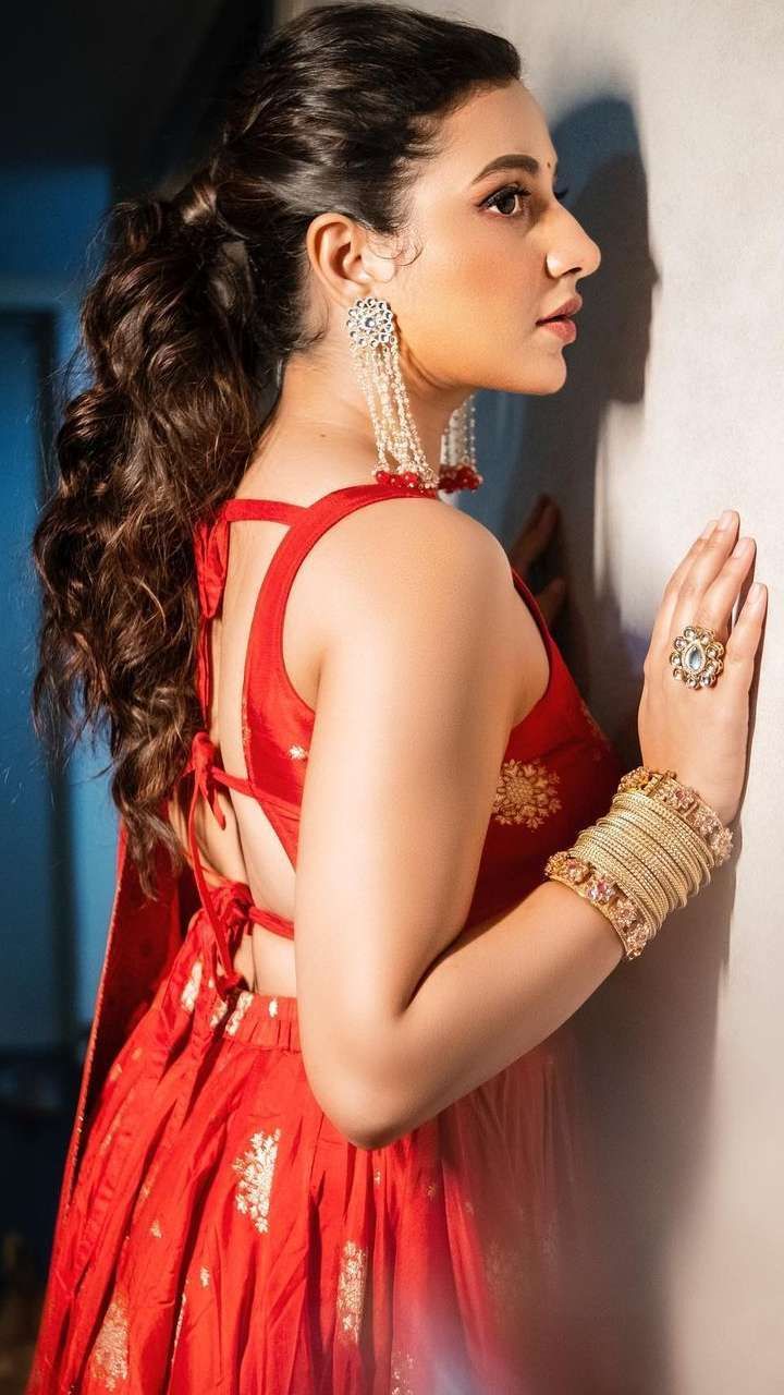 720x1280 Subhashree Ganguly Inspired Trendy Hairstyles For Wedding