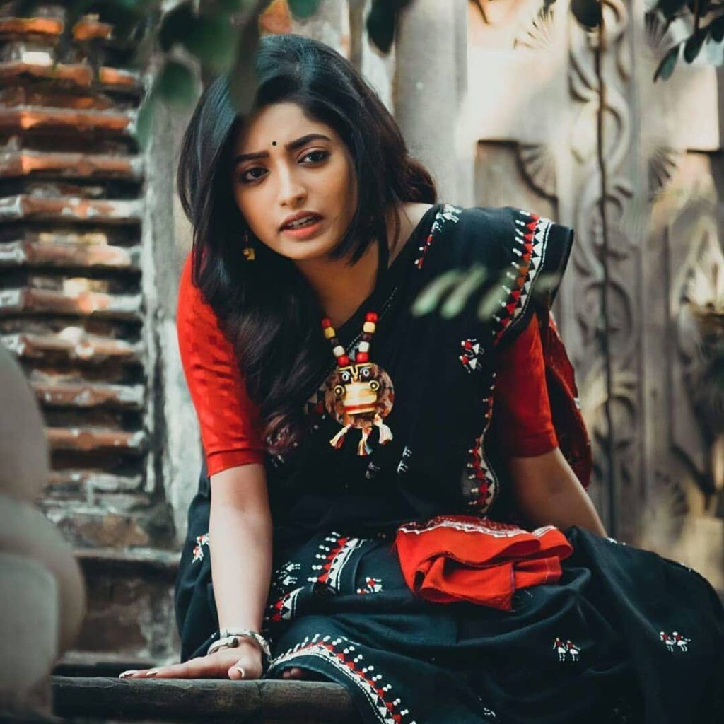 1024x1024 Ishaa Saha Wallpaper
