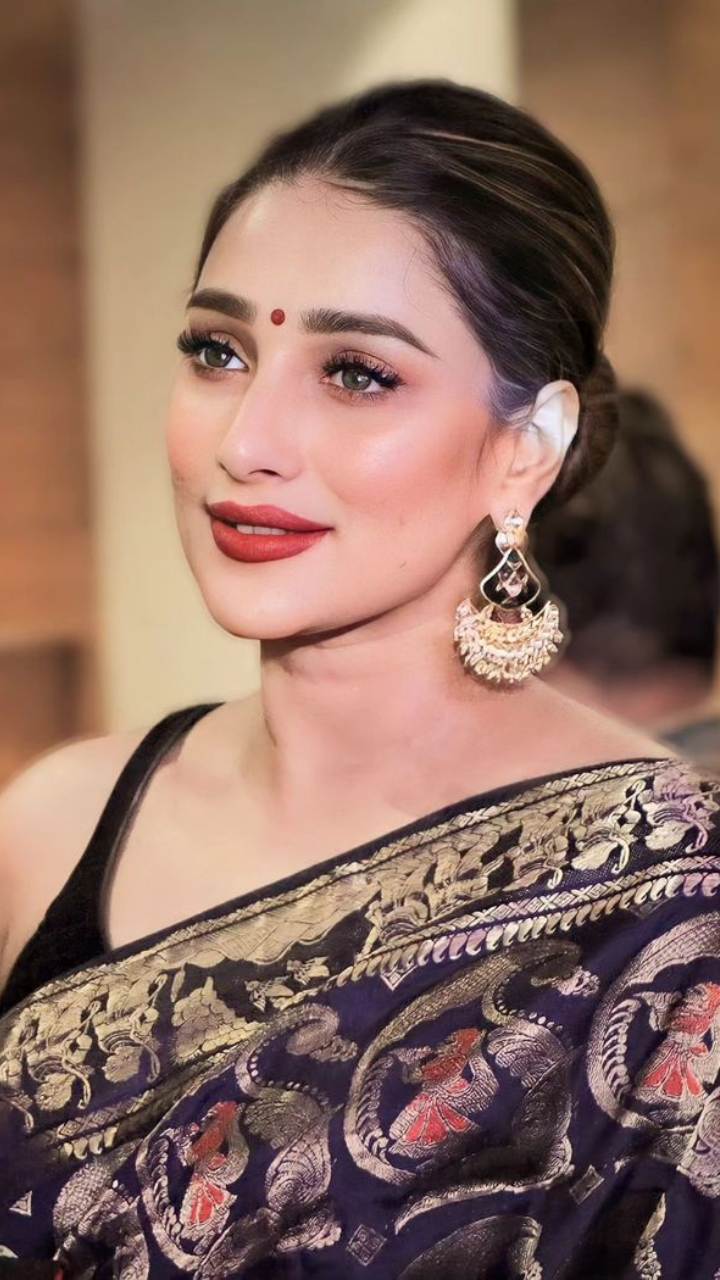 720x1280 Sayantika Banerjee