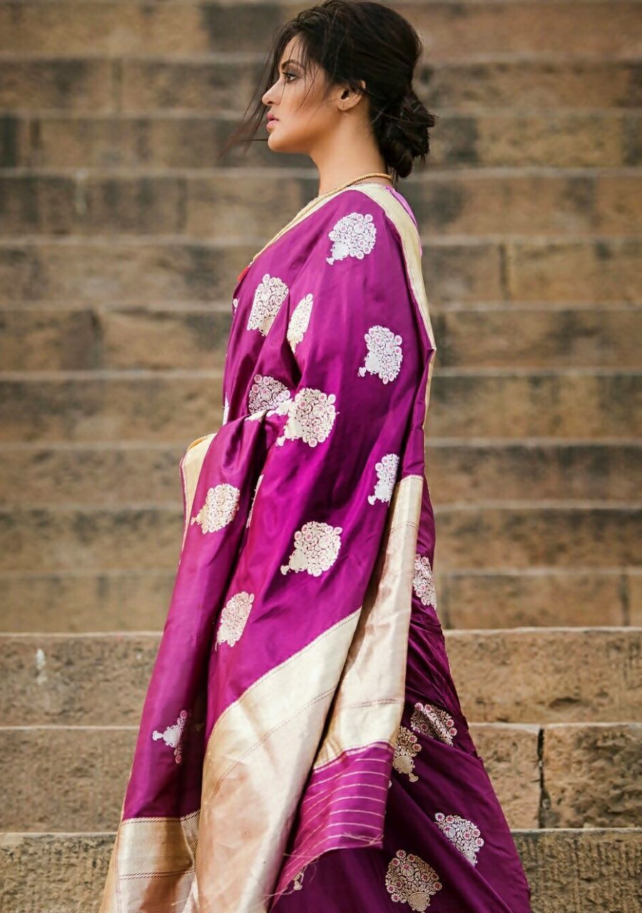 900x1280 Priyanka Sarkar Wallpaper