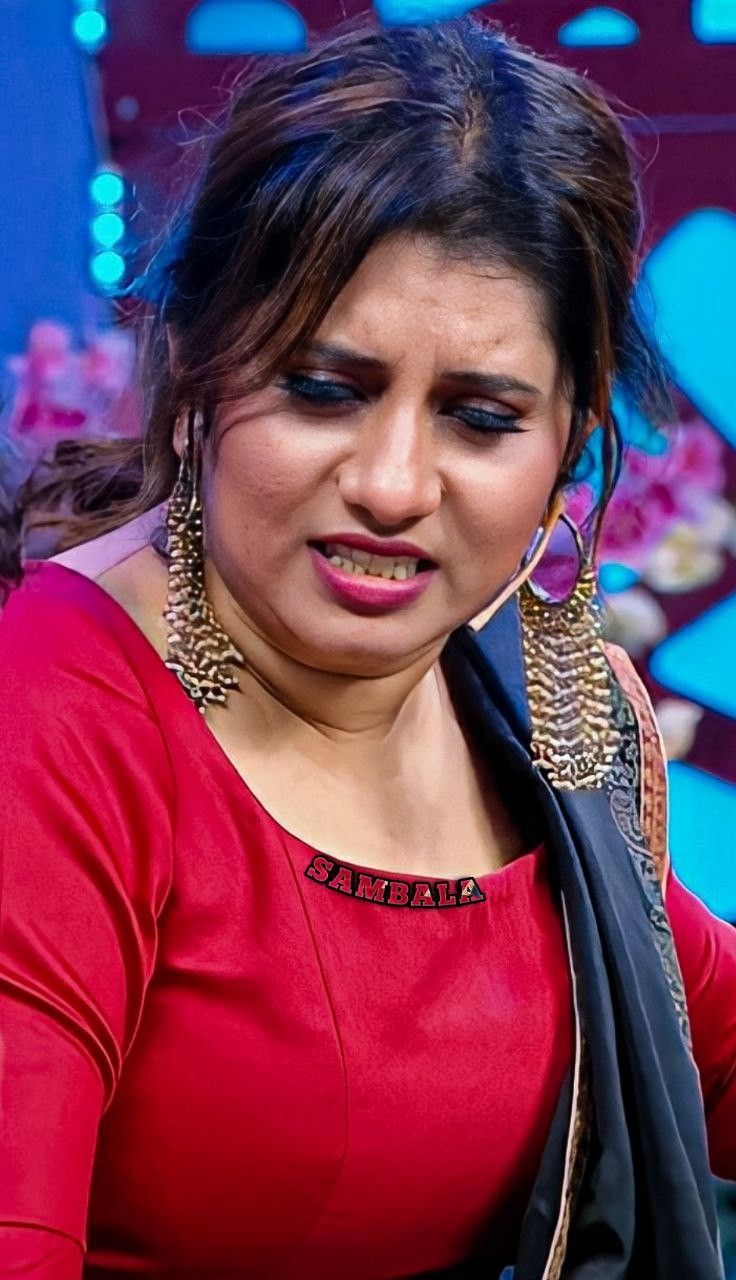 736x1280 Anchor Priyanka