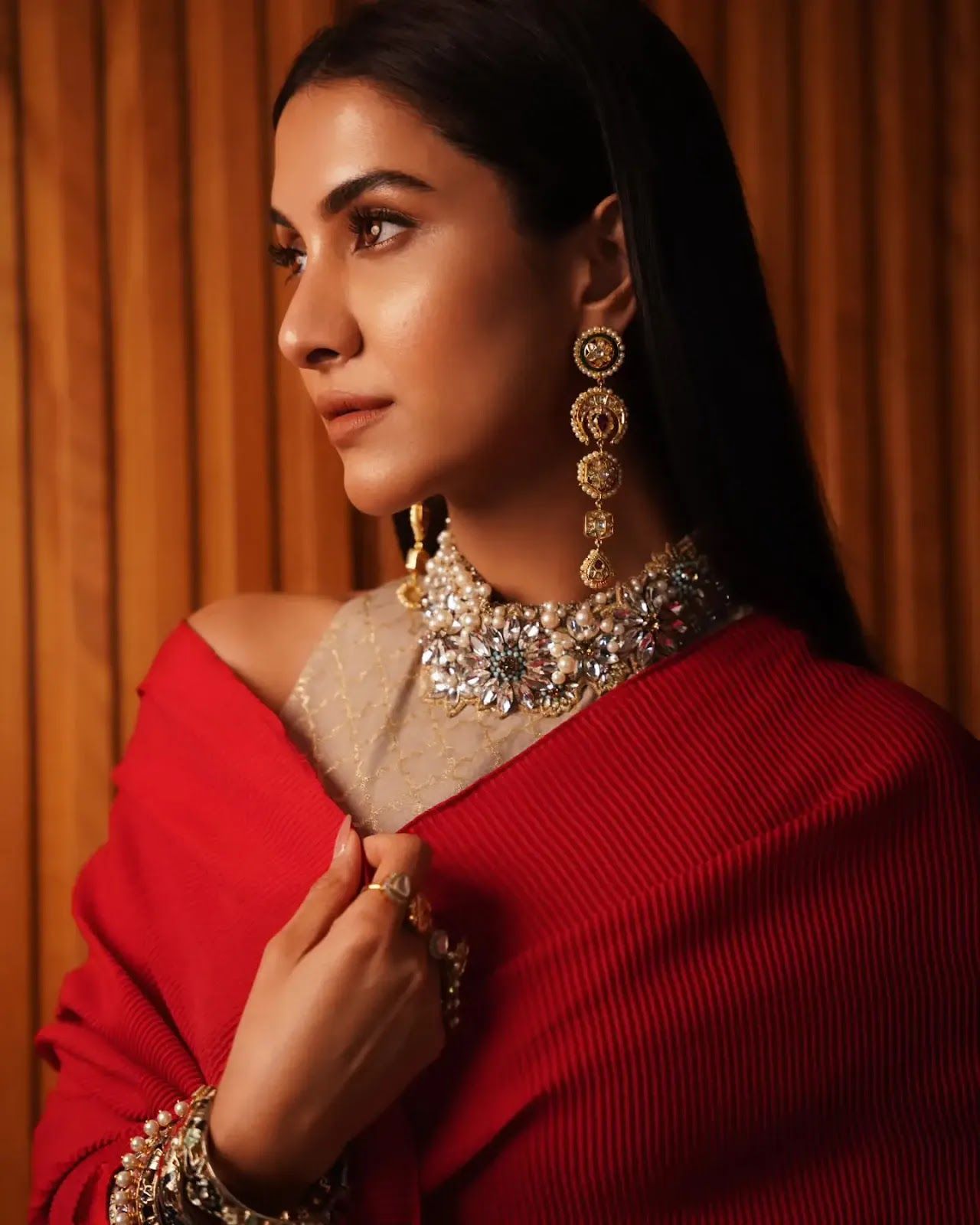 1280x1600 Rukmini Maitra Shines in a Stylish Red Saree Ensemble