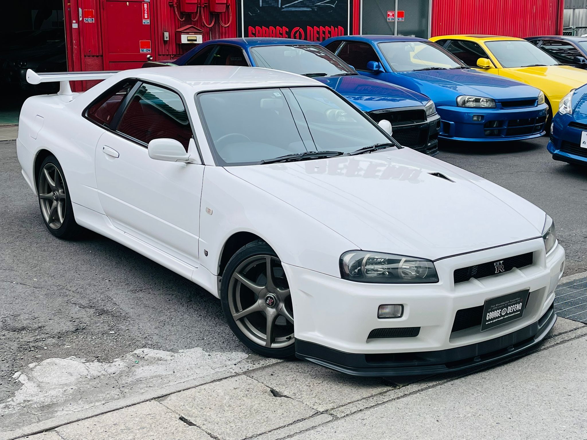 2048x1536 Nissan Skyline BNR34 GT R V Spec II Defend / JDM GLOBAL