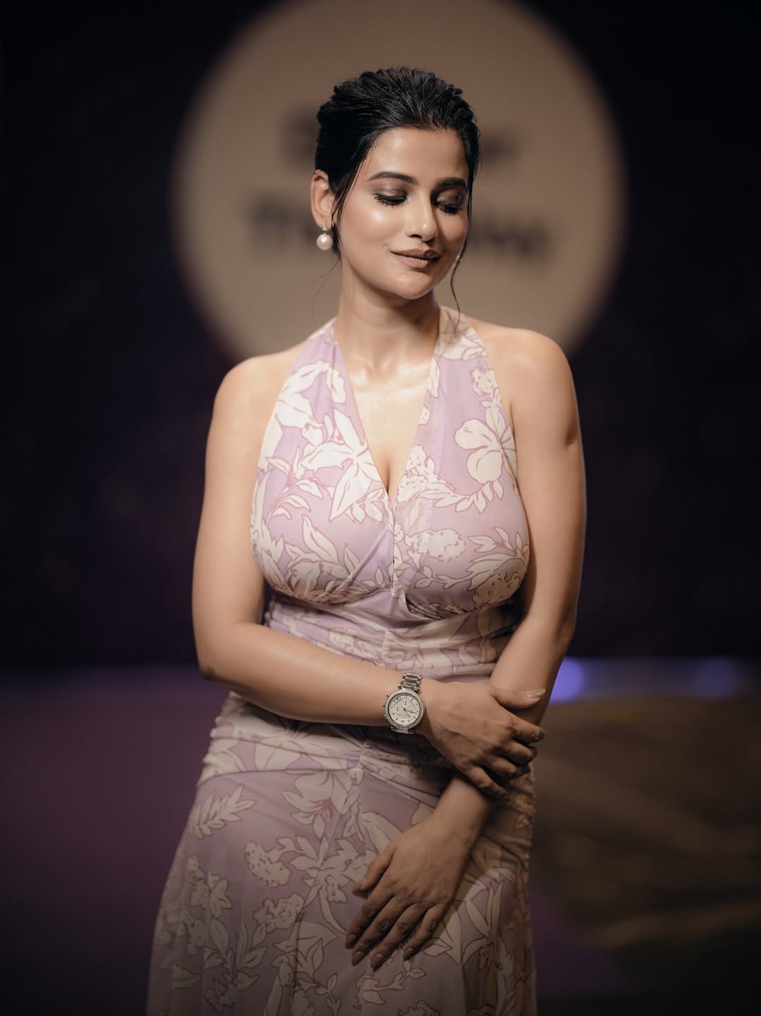 1080x1442 Ushasi Ray Bold Beauty Shines with Stunning Glamour
