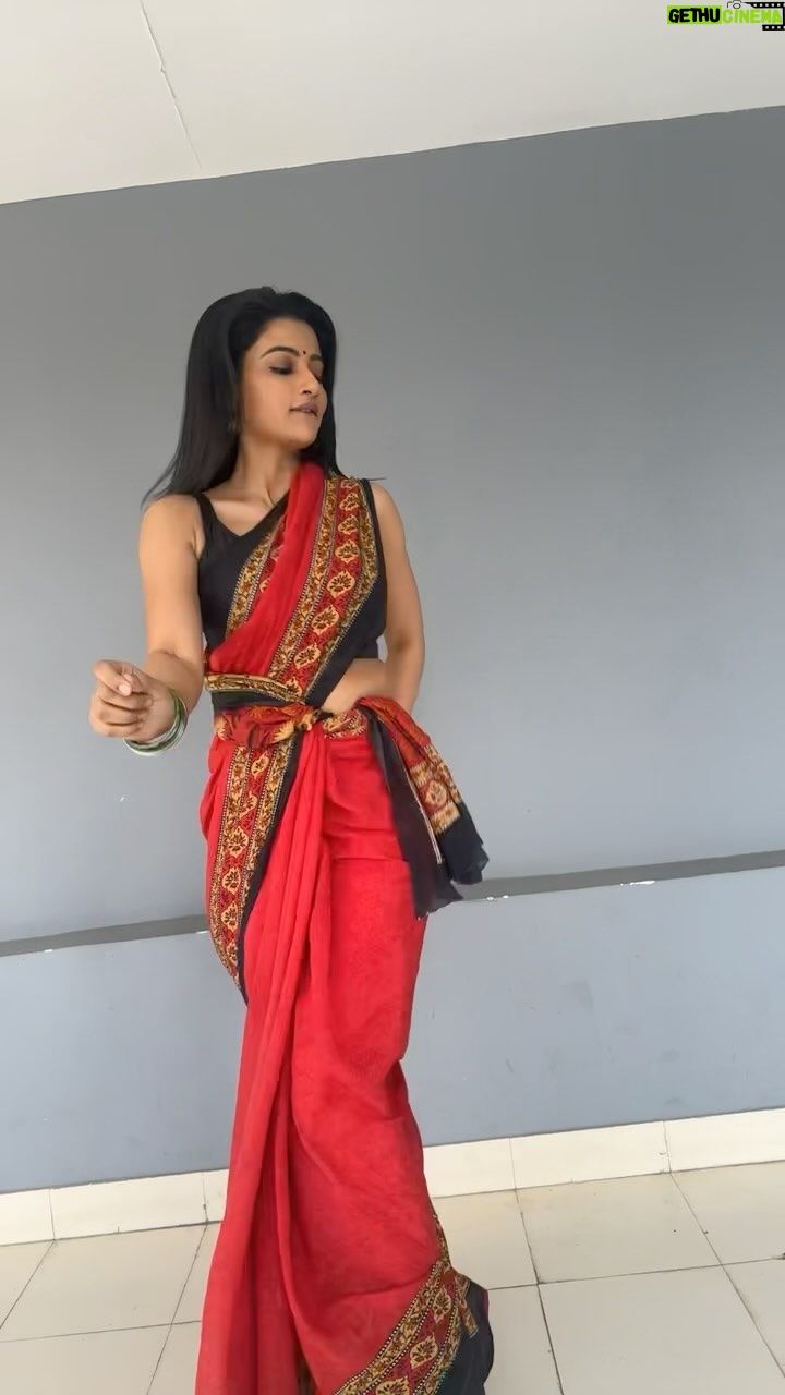 720x1280 Actress Ushasi Ray HD Instagram Photo and Wallpaper December 2023