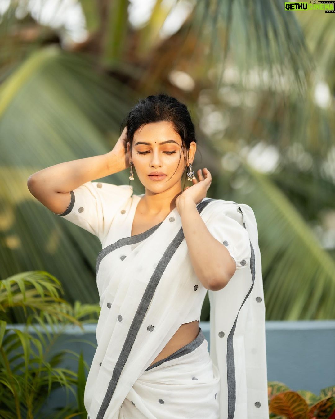 1080x1349 Actress Ushasi Ray HD Instagram Photo and Wallpaper December 2023