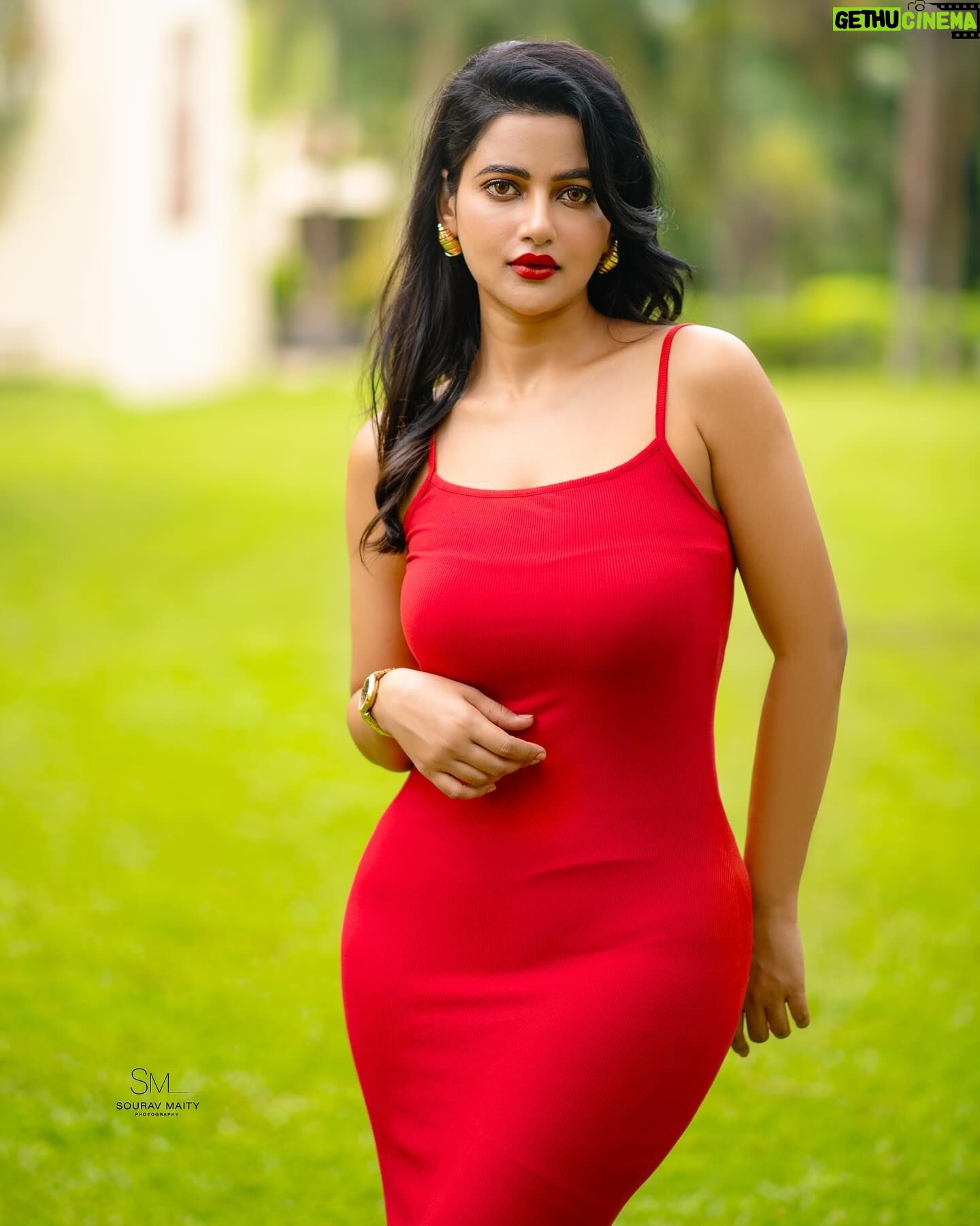 1440x1800 Ushasi Ray