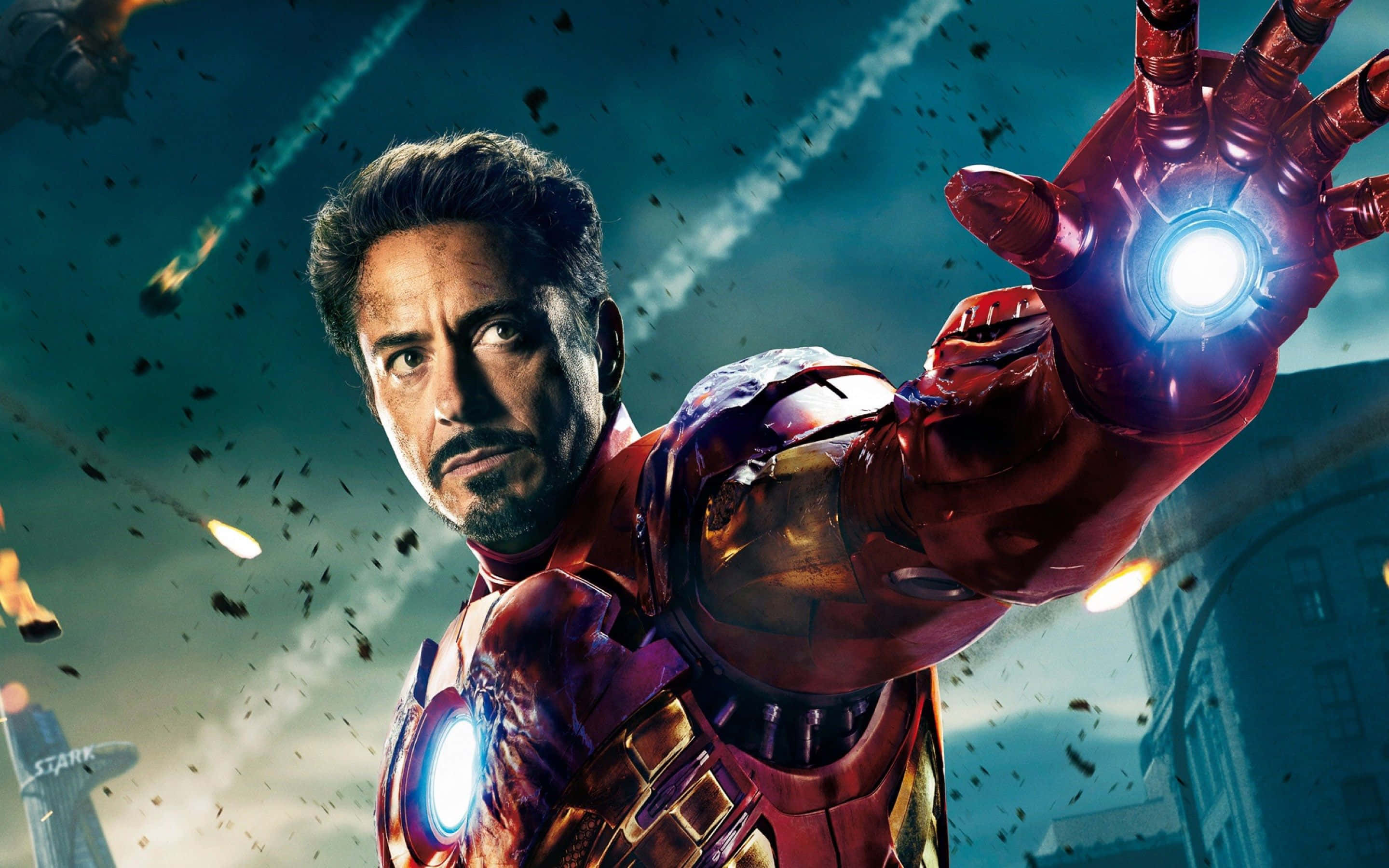 2880x1800 Download Tony Stark Suiting Up as Iron Man in the Movies Wallpaper