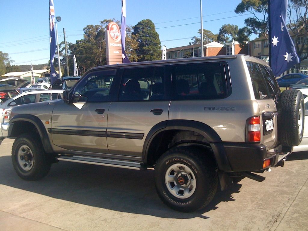 1024x768 Nissan GU Patrol 4.5L '98x4Earth