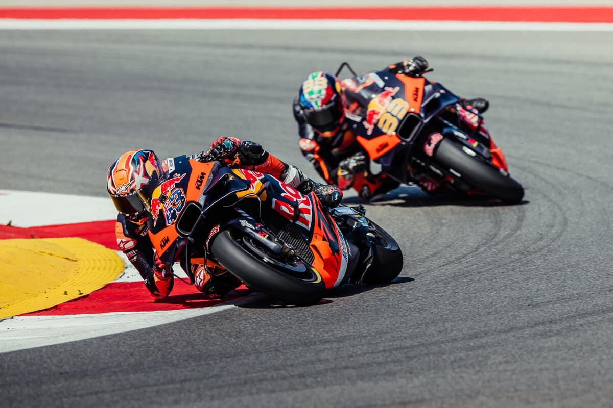 1200x800 TEAM Red Bull KTM makes a good job in Portimao