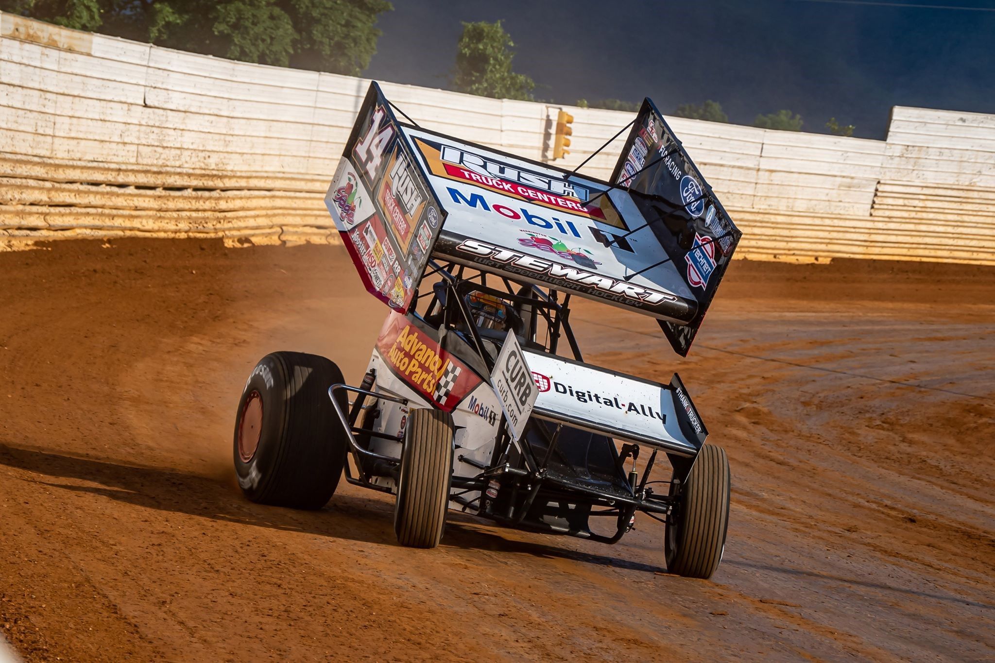 2048x1365 Tony Stewart fourth in Tennessee Sprint Car Nationals start at Volunteer Speedway