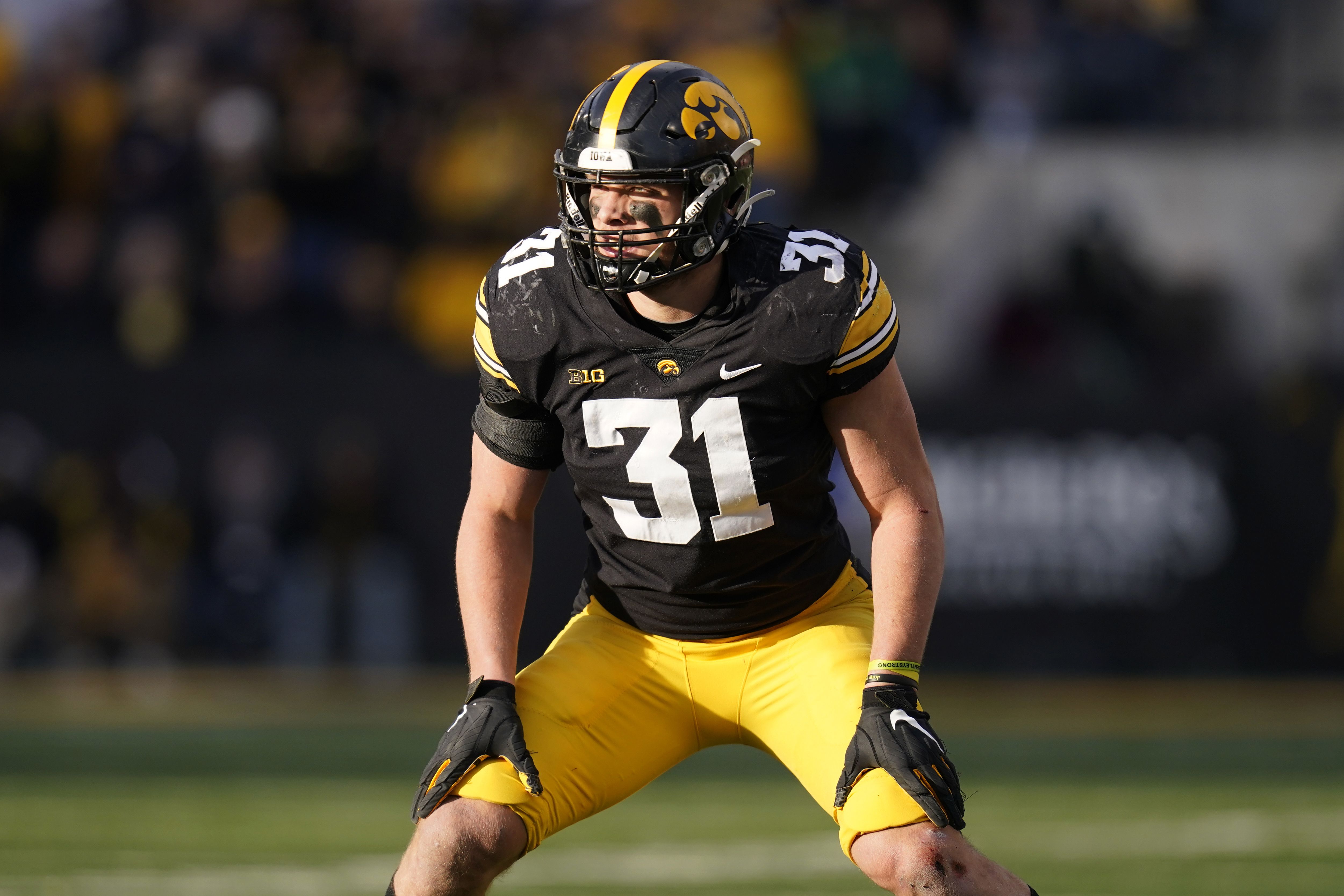 5002x3335 Iowa LB Jack Campbell voted Big Ten preseason Defensive Player of the Year in 12th annual cleveland.com poll