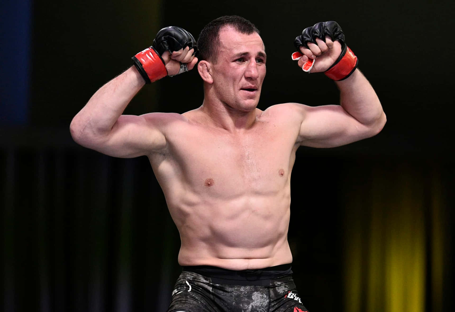 1920x1319 Download Merab Dvalishvili Displaying his Robust Physique Wallpaper