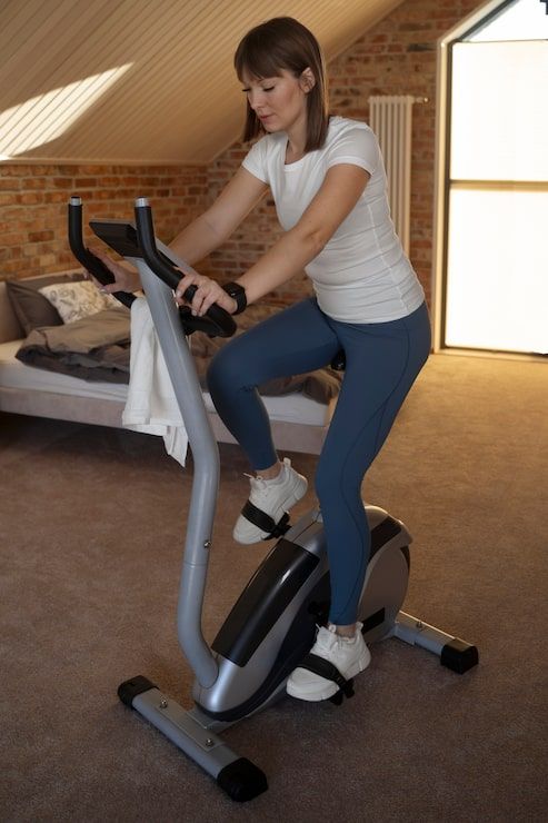 493x740 Elliptical machine Image