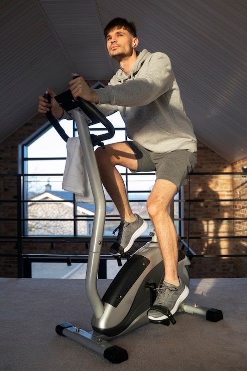493x740 Elliptical machine Image