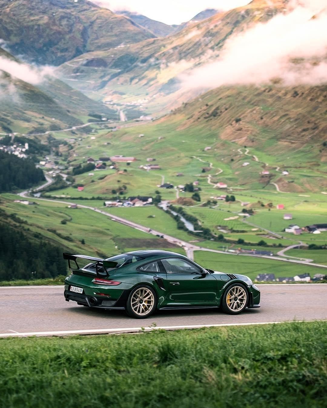 1080x1348 British Racing Green Porsche 911 GT2RS (Ph by Zach Brehl)