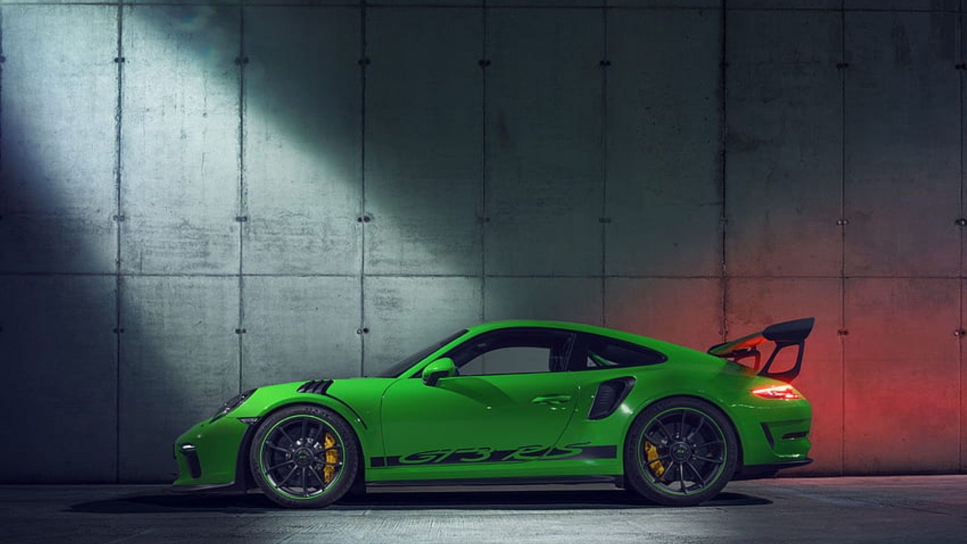 1920x1080 Porsche 911 GT3 RS in Vibrant Green