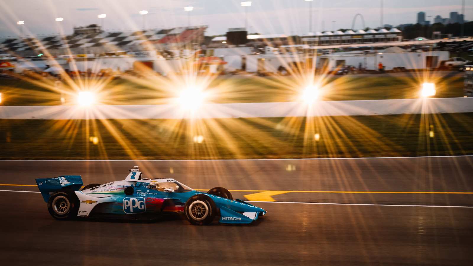 1600x900 IndyCar Gateway: Newgarden takes victory after a spin and controversial restart