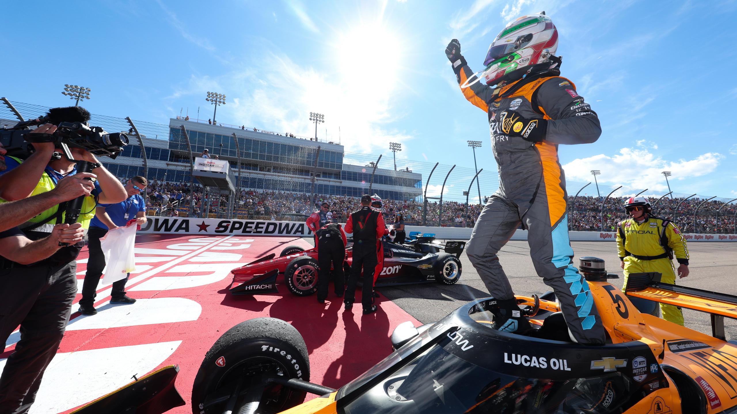 2560x1440 Josef Newgarden taken to hospital; Pato O'Ward wins at Iowa