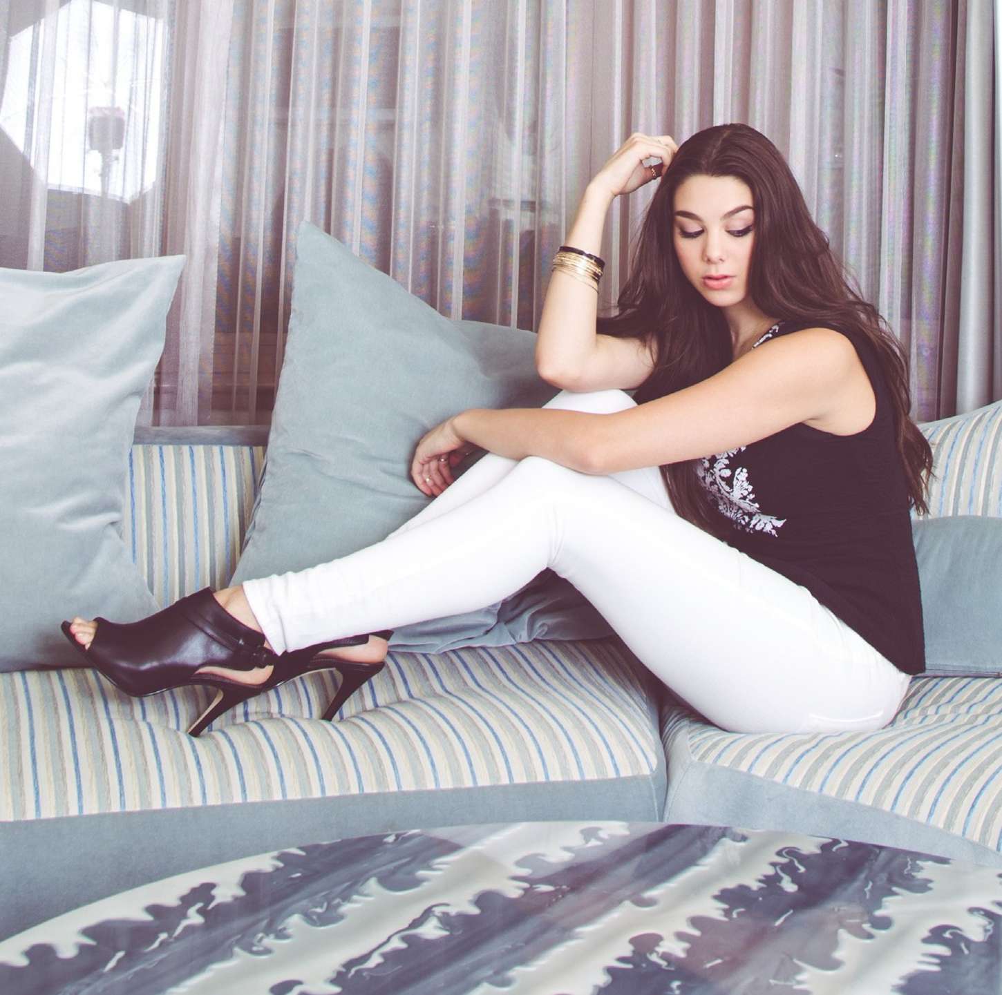 1450x1441 Kira Kosarin Wallpaper