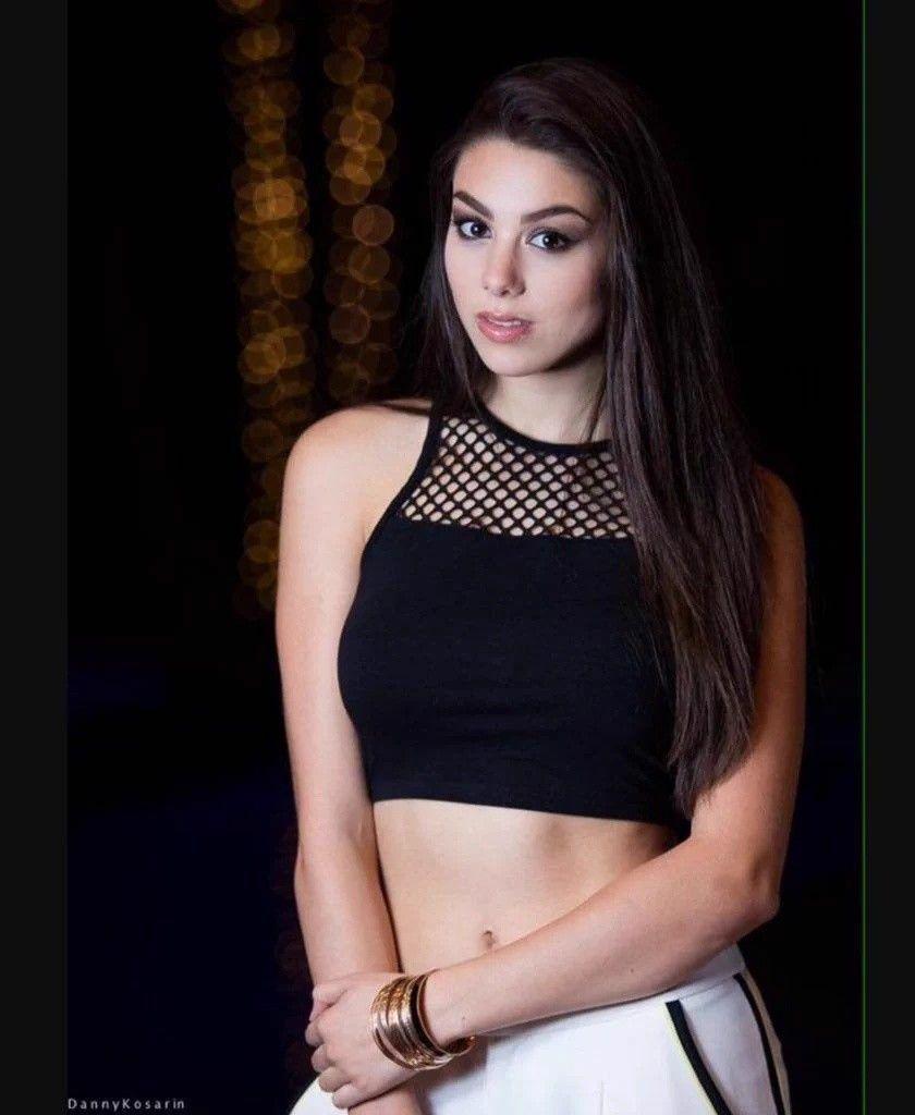 Kira Kosarin Wallpapers Top Free Kira Kosarin Backgrounds Wallpaperaccess