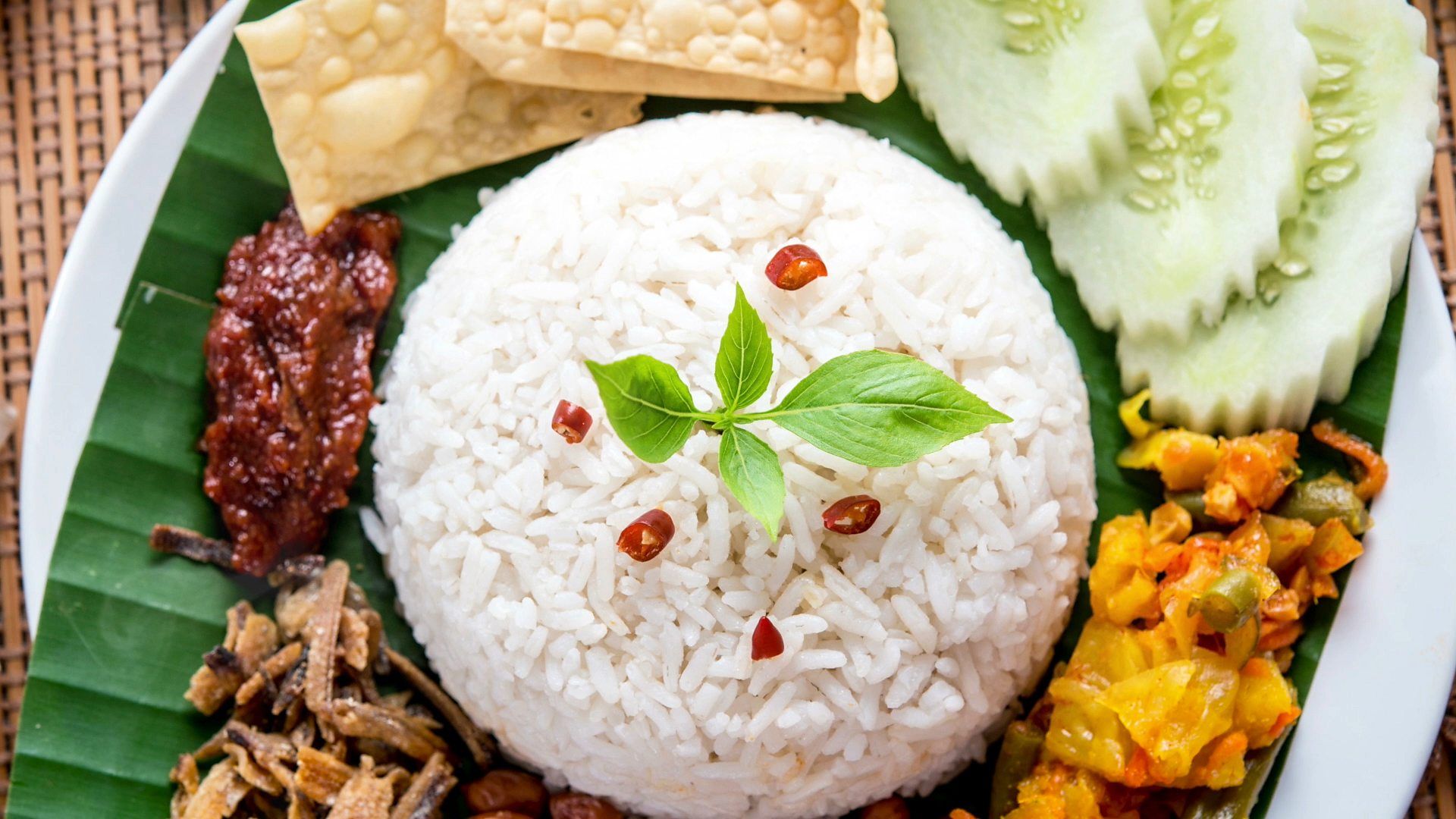 1920x1080 Nasi lemak: Malaysia's national dish