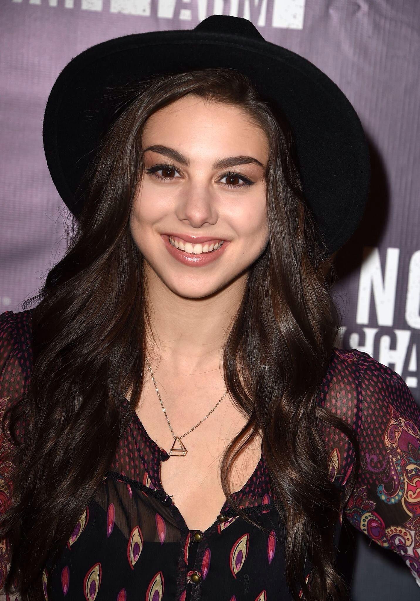 1432x2048 image Kosarin Photo